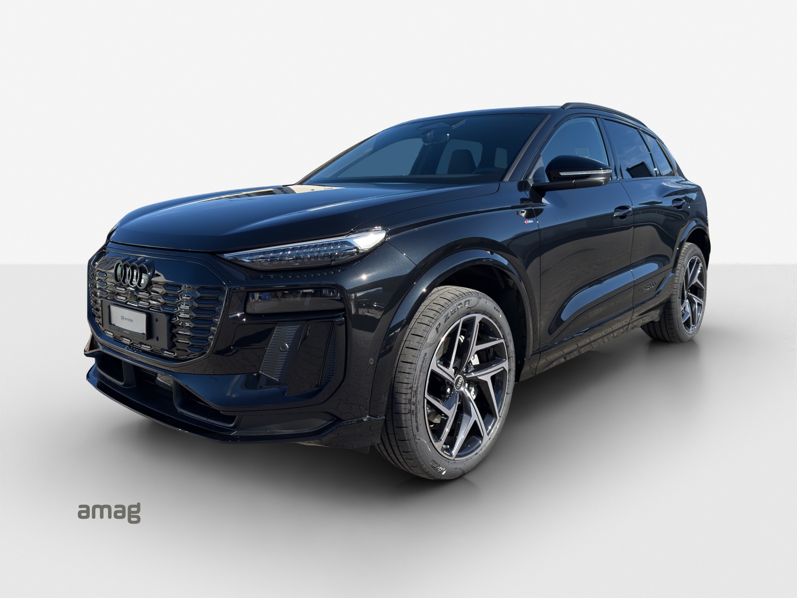 AUDI Q6 e-tron quattro-image-0