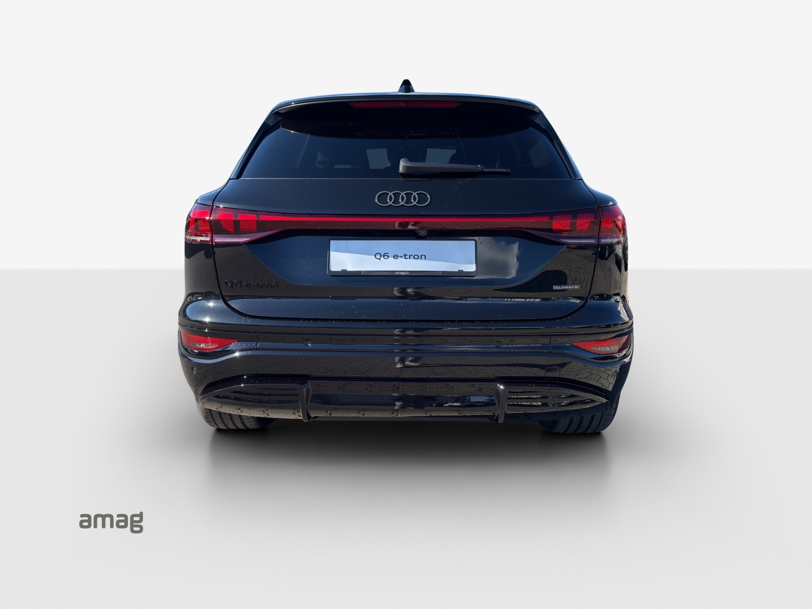AUDI Q6 e-tron quattro-image-4