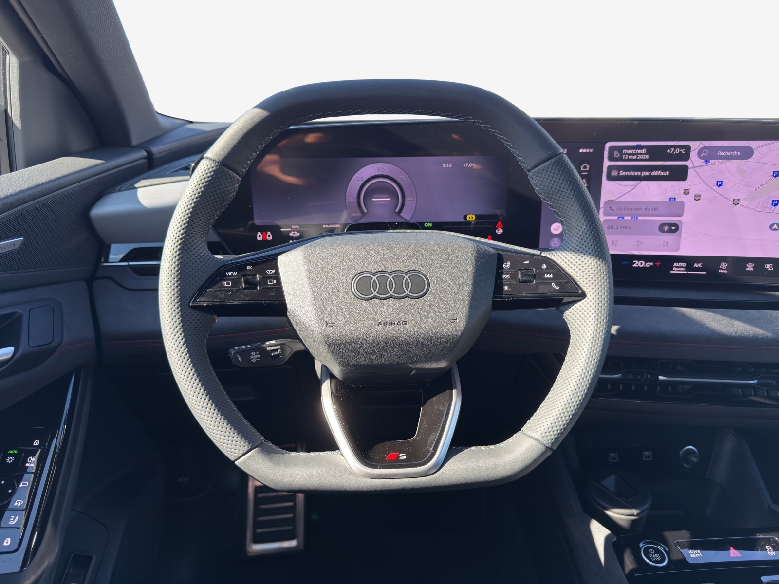 AUDI Q6 e-tron quattro-image-12