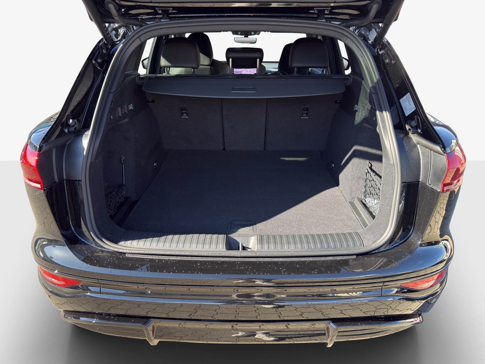 AUDI Q6 e-tron quattro-image-5