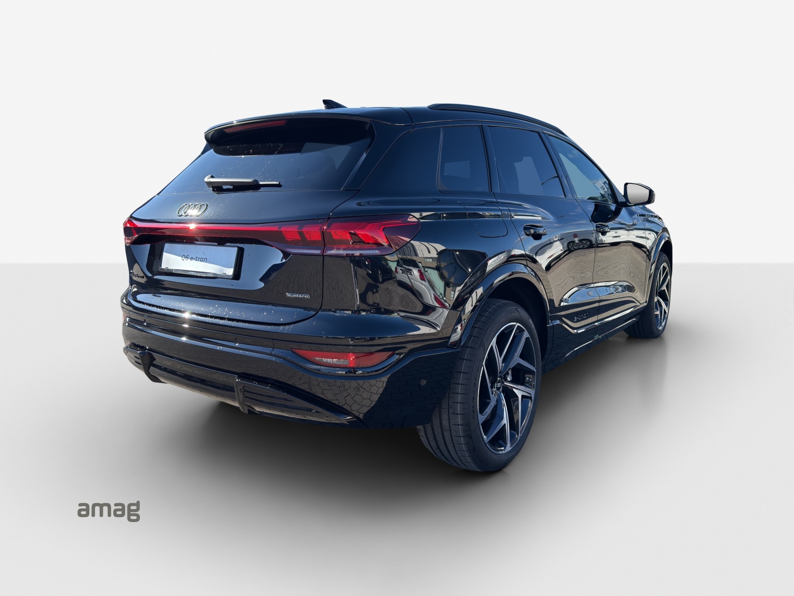 AUDI Q6 e-tron quattro-image-6