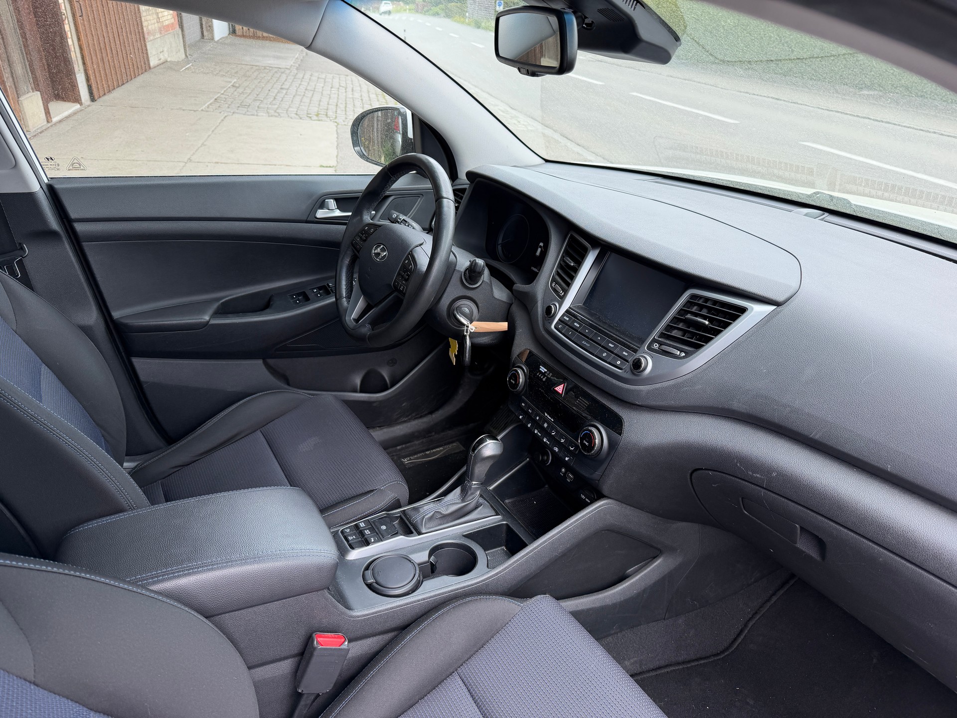 HYUNDAI Tucson 2.0 CRDI Plena 4WD Automatic-image-8