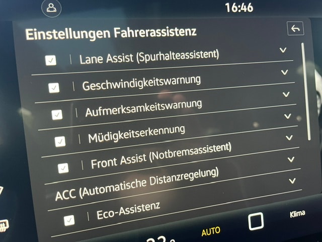 VW Touareg 3.0 TDI R-Line Final Edition Tiptronic-image-18