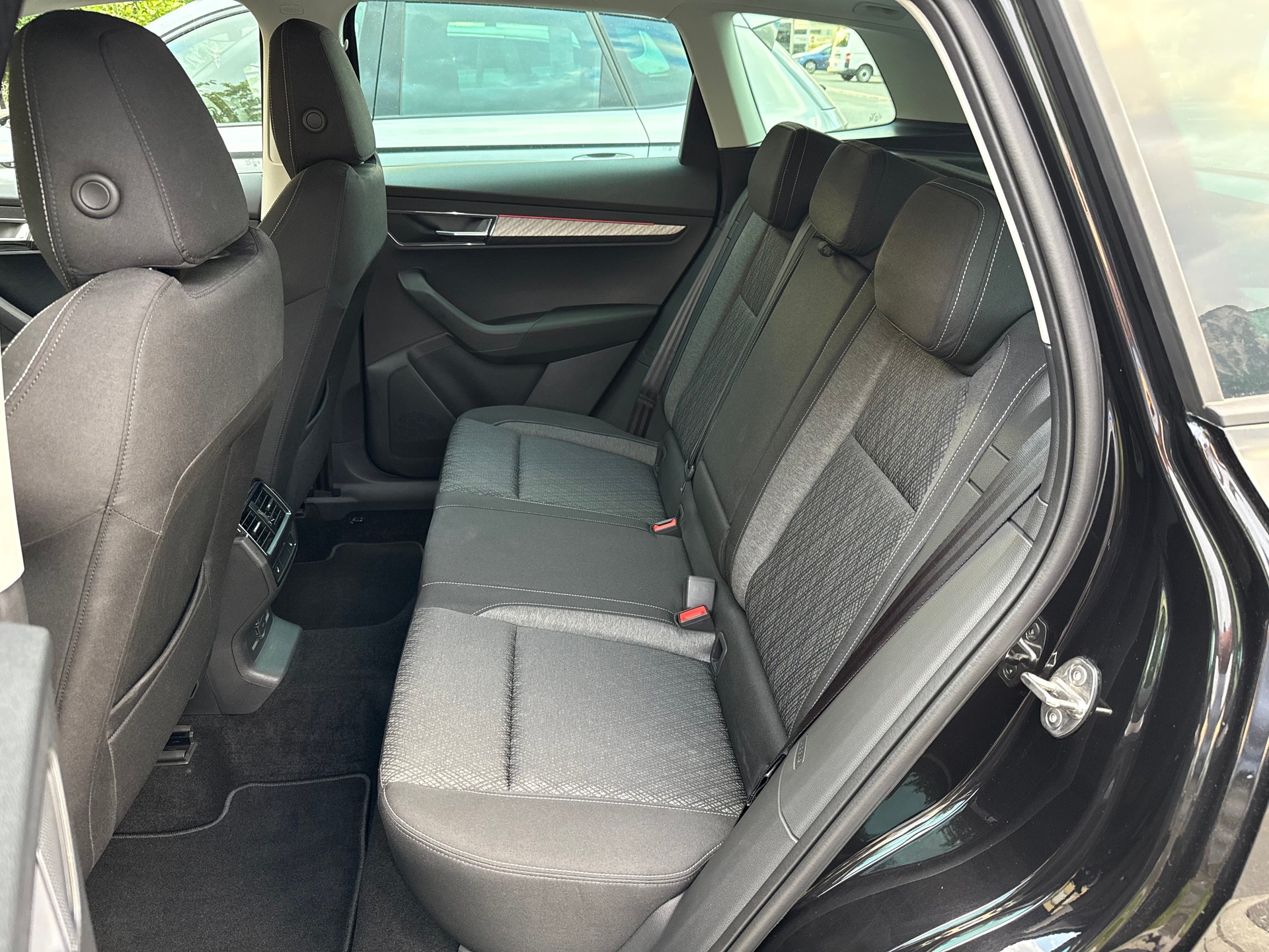 SKODA Karoq 2.0 TDI Style 4x4 DSG-image-18