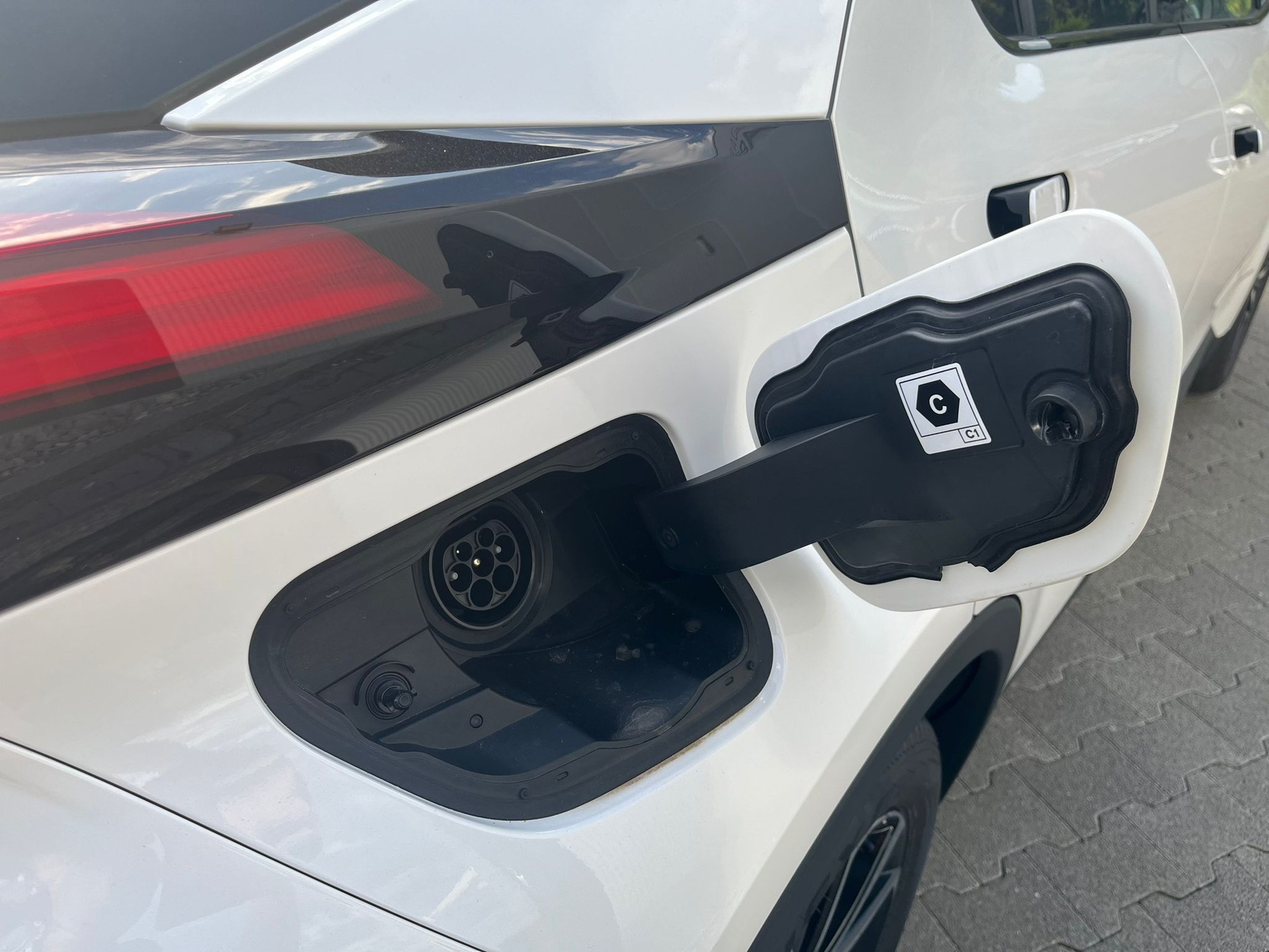 TOYOTA C-HR 2.0 PHEV CVT Style-image-5