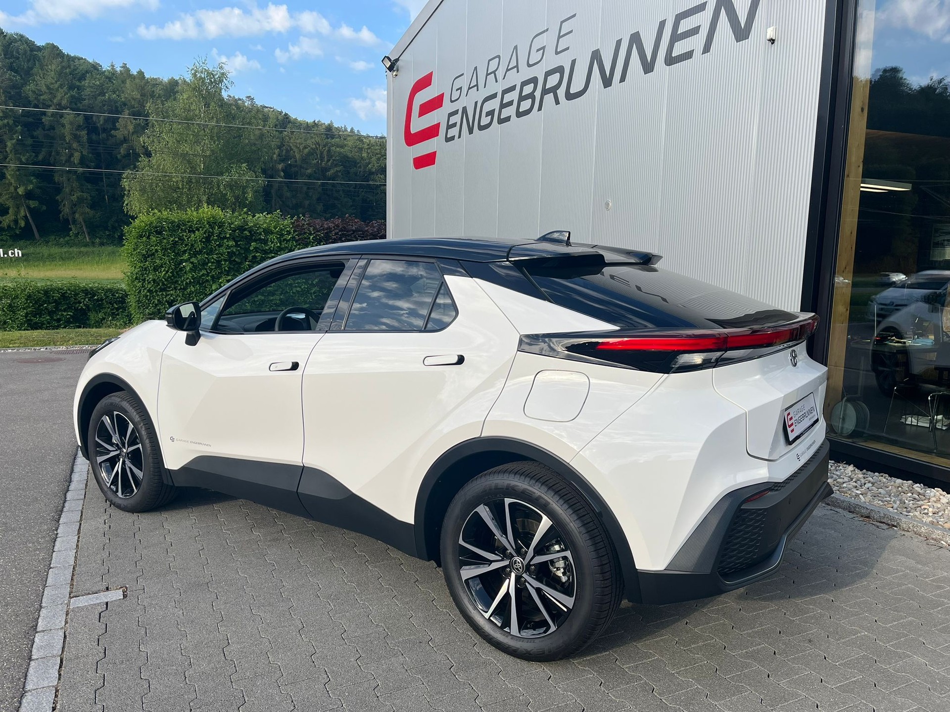 TOYOTA C-HR 2.0 PHEV CVT Style-image-2