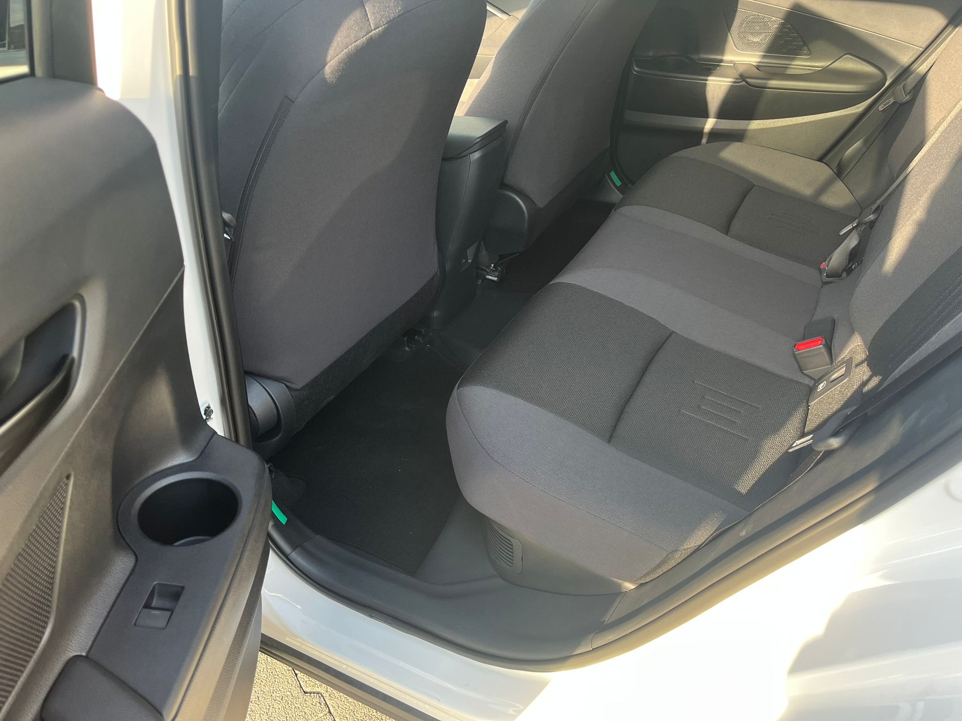 TOYOTA C-HR 2.0 PHEV CVT Style-image-13
