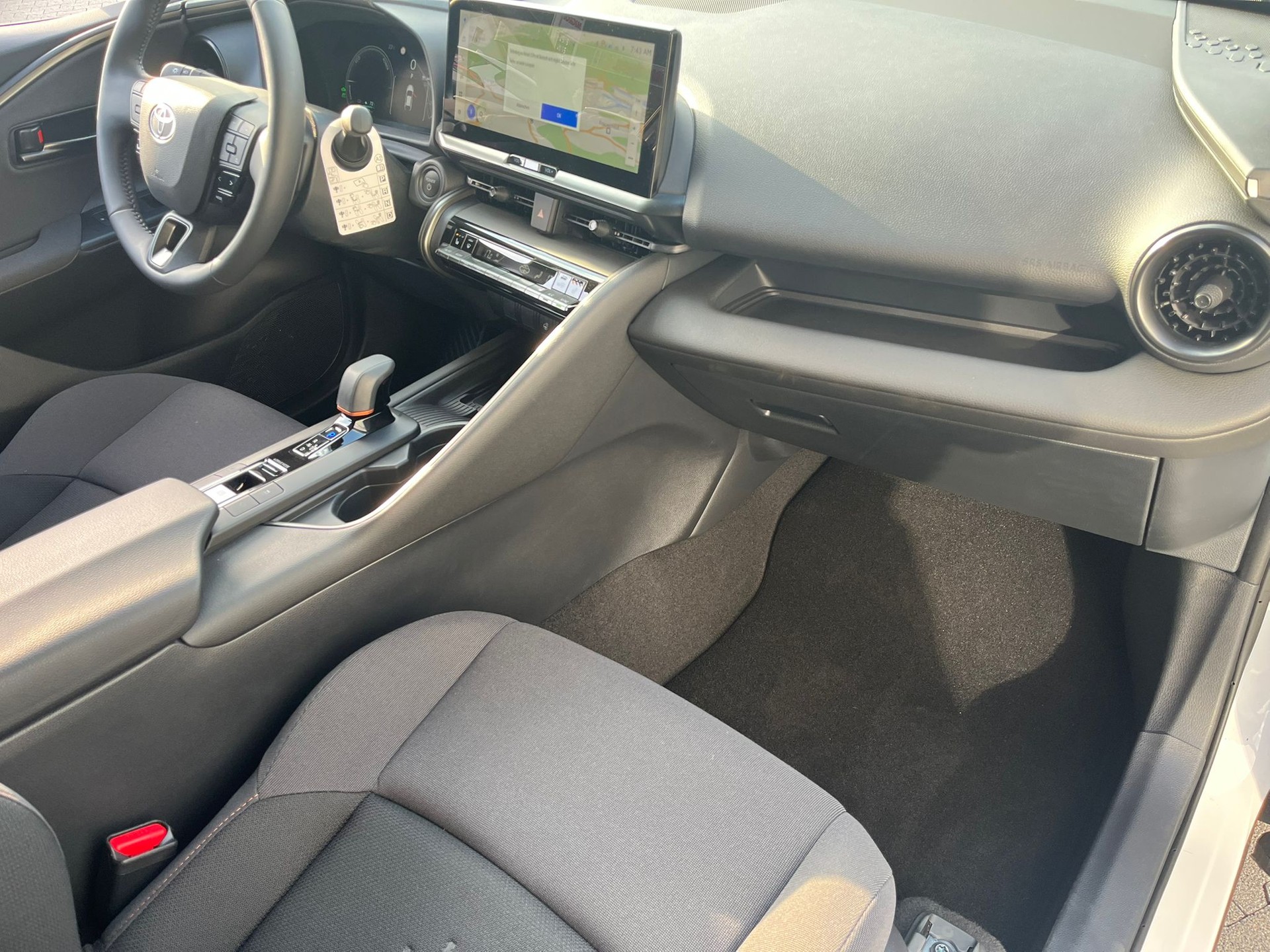 TOYOTA C-HR 2.0 PHEV CVT Style-image-12