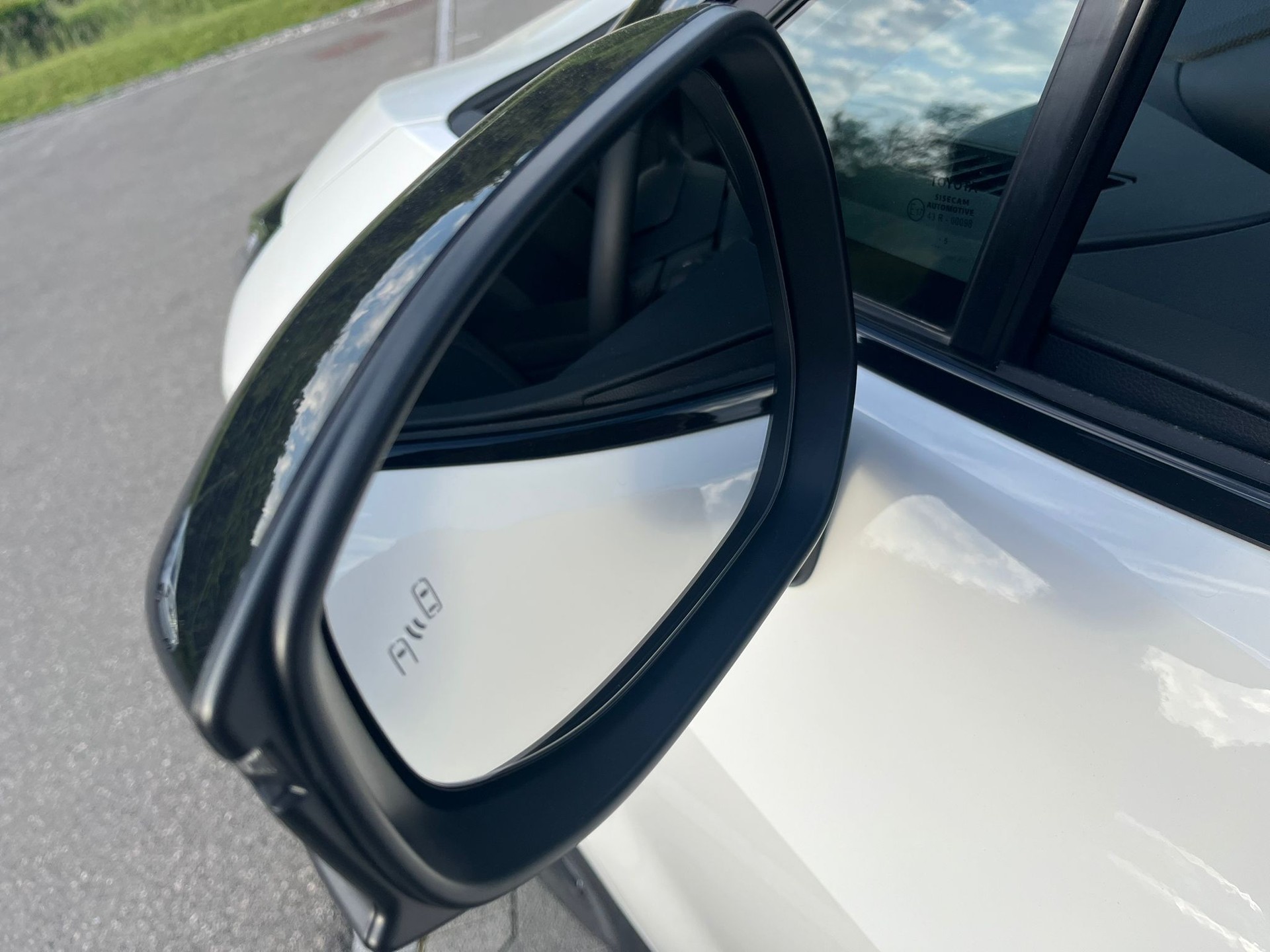 TOYOTA C-HR 2.0 PHEV CVT Style-image-9