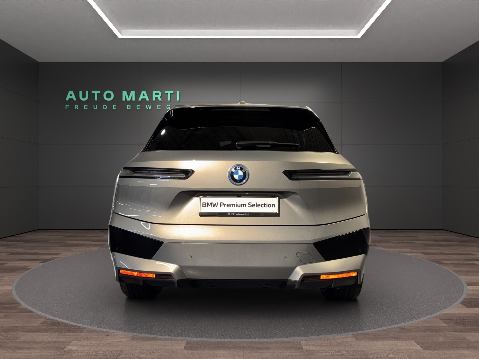 BMW iX xDrive50-image-3