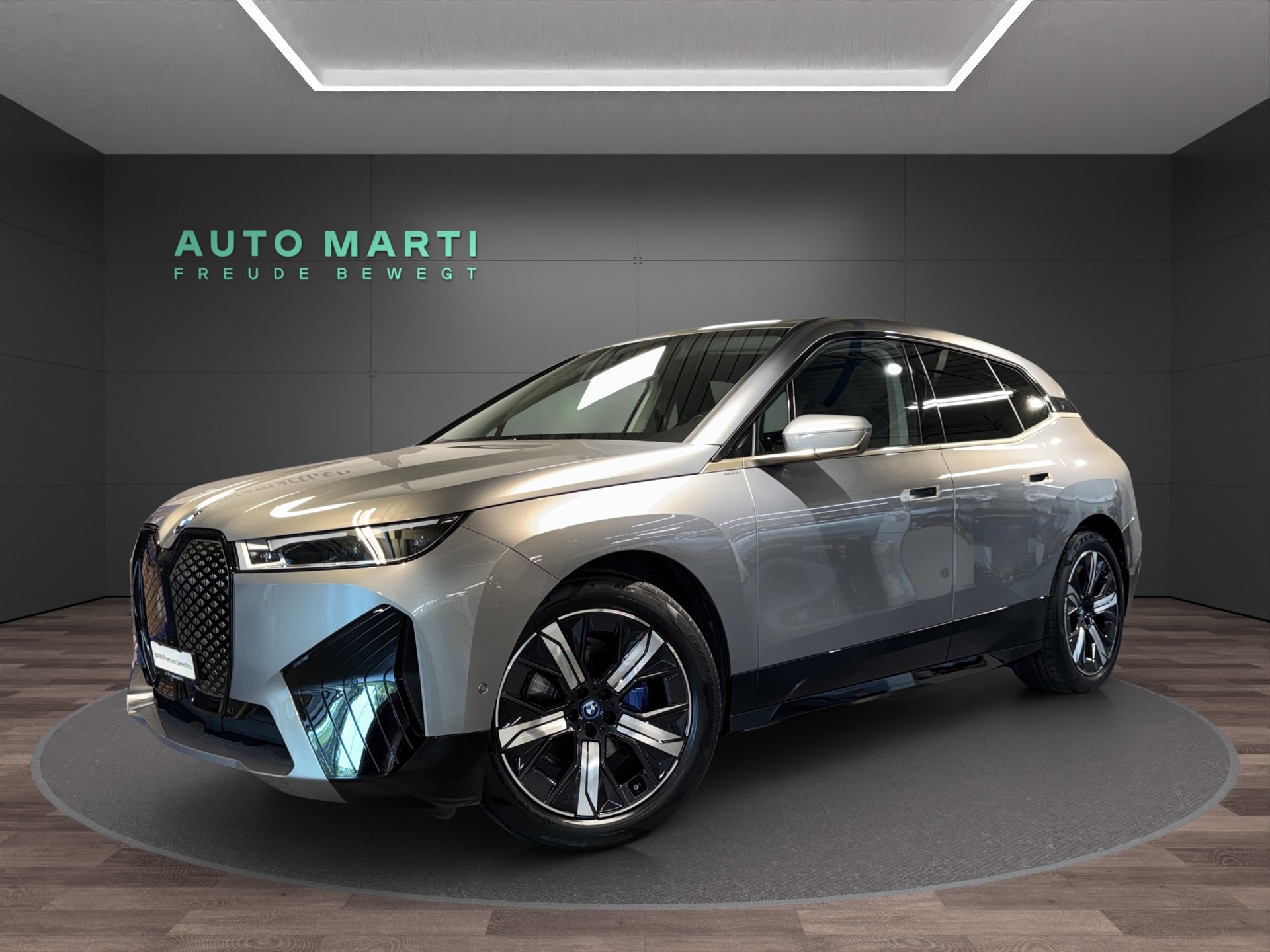 BMW iX xDrive50-image-0