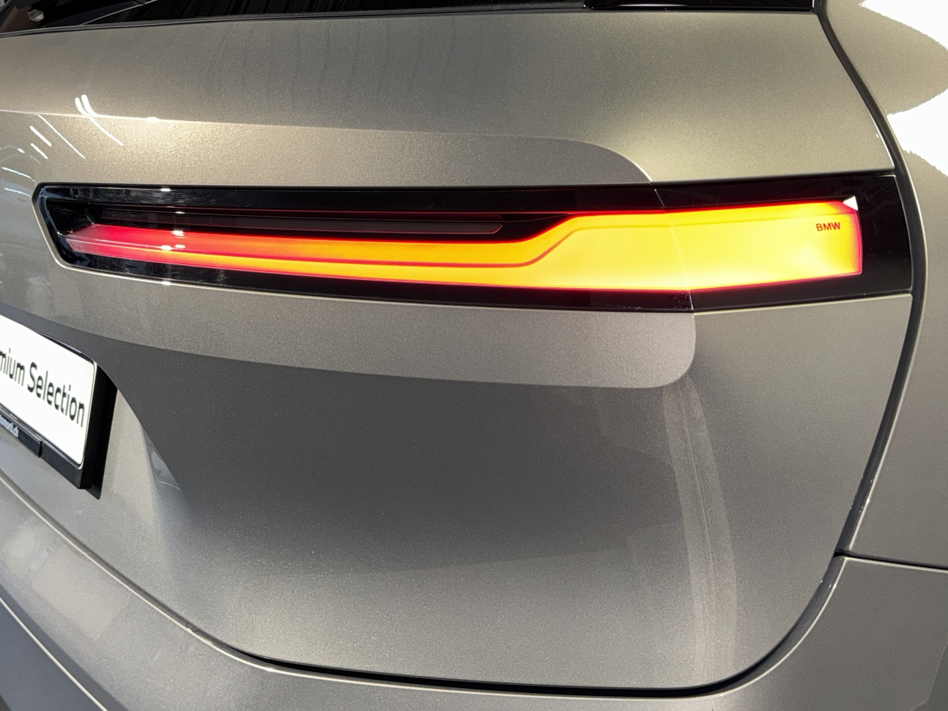 BMW iX xDrive50-image-6