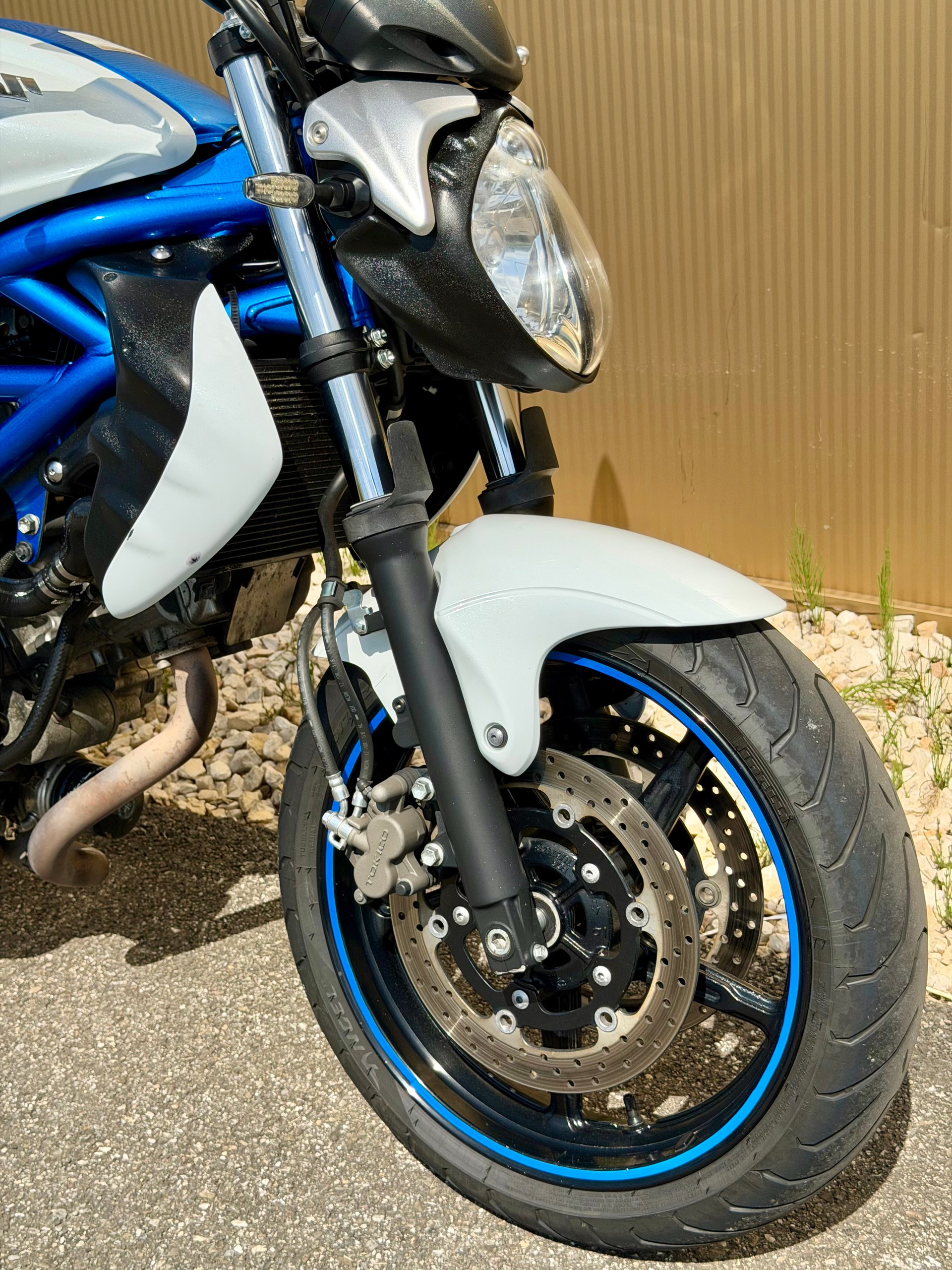 SUZUKI SFV 650 Gladius-showroom-element-1