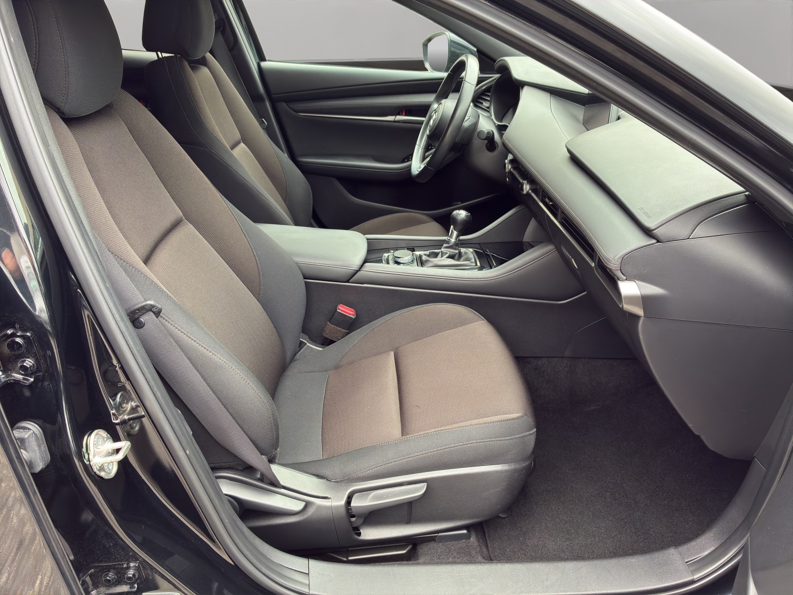 MAZDA 3 Hatchback SKYACTIV-X M Hybrid 180 Revolution AWD-image-12