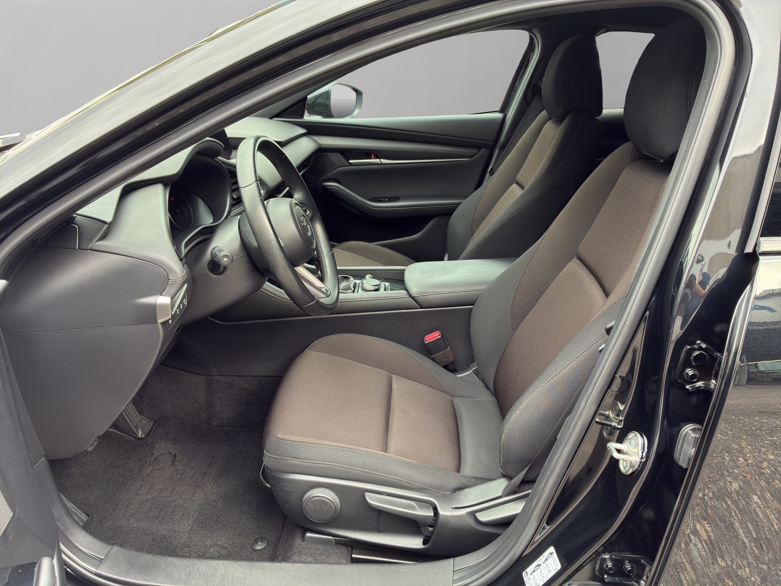 MAZDA 3 Hatchback SKYACTIV-X M Hybrid 180 Revolution AWD-image-8