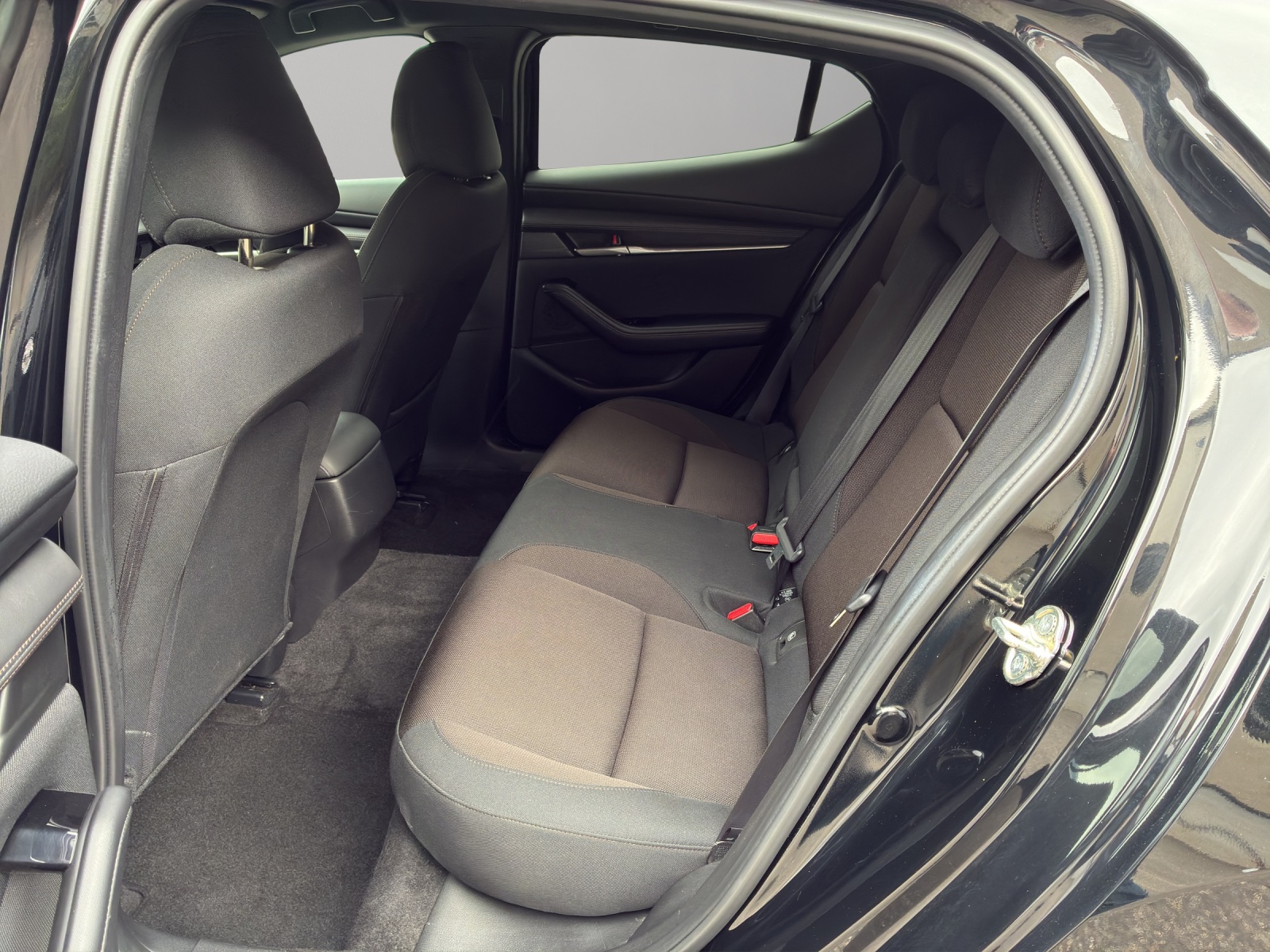 MAZDA 3 Hatchback SKYACTIV-X M Hybrid 180 Revolution AWD-image-13