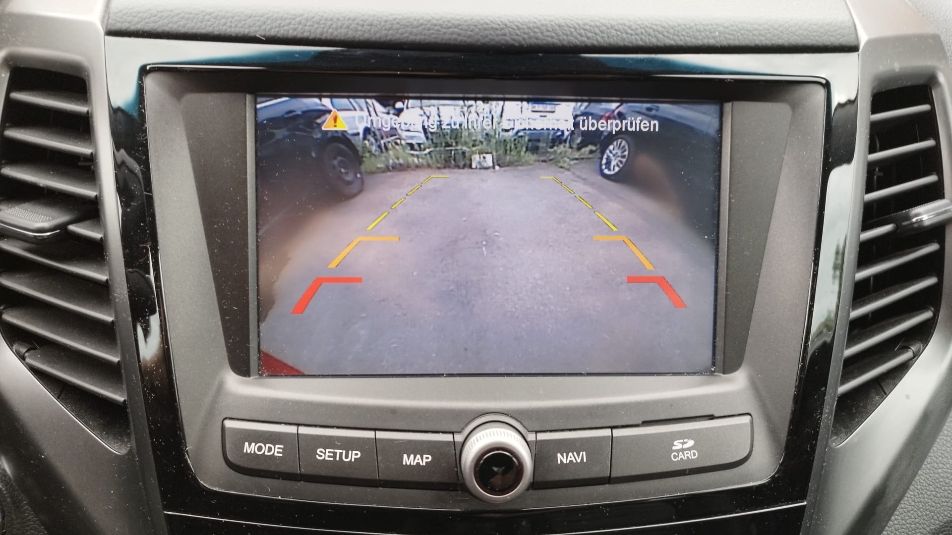 KGM-SsangYong XLV 1.6 eXDi Sapphire 4WD Automatic-image-15
