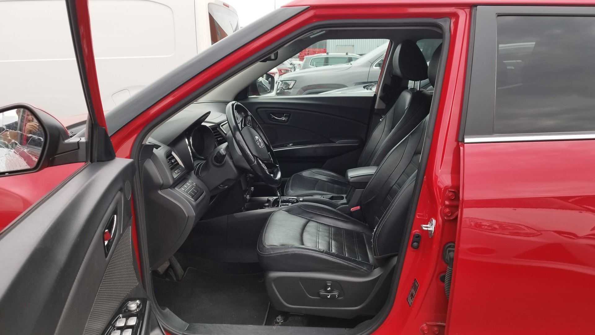 KGM-SsangYong XLV 1.6 eXDi Sapphire 4WD Automatic-image-11