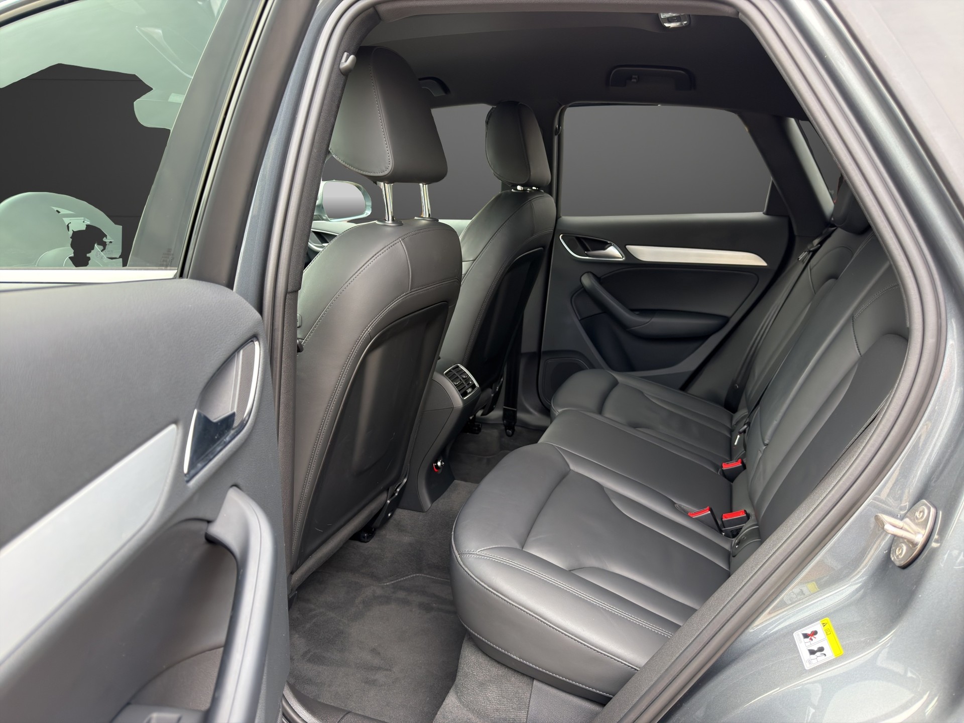AUDI Q3 2.0 TDI S Line S-Tronic quattro Facelift 184PS-image-12