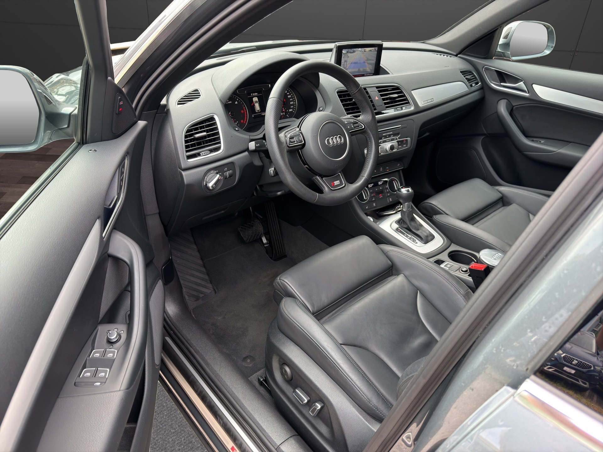 AUDI Q3 2.0 TDI S Line S-Tronic quattro Facelift 184PS-image-10