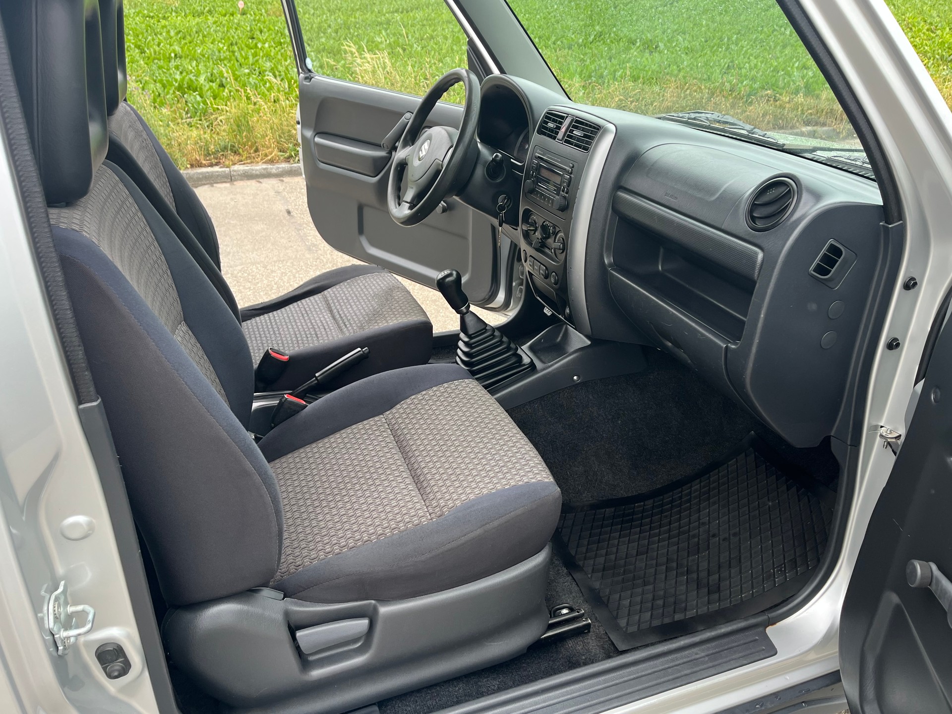 SUZUKI Jimny 1.3 16V GL Top-image-12