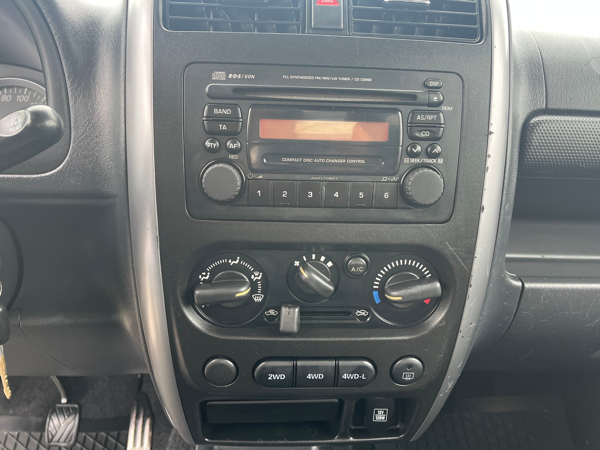 SUZUKI Jimny 1.3 16V GL Top-image-11