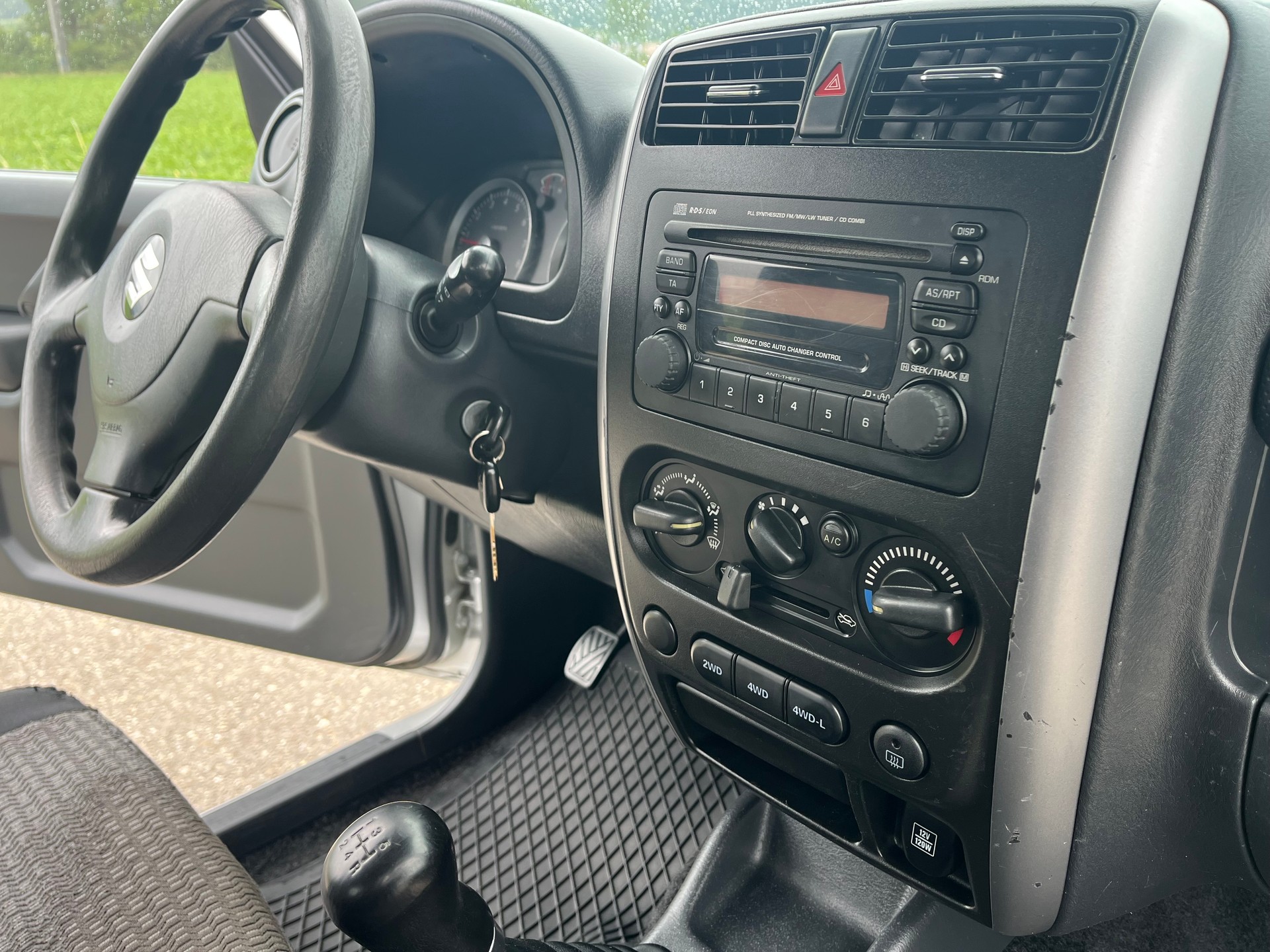 SUZUKI Jimny 1.3 16V GL Top-image-13