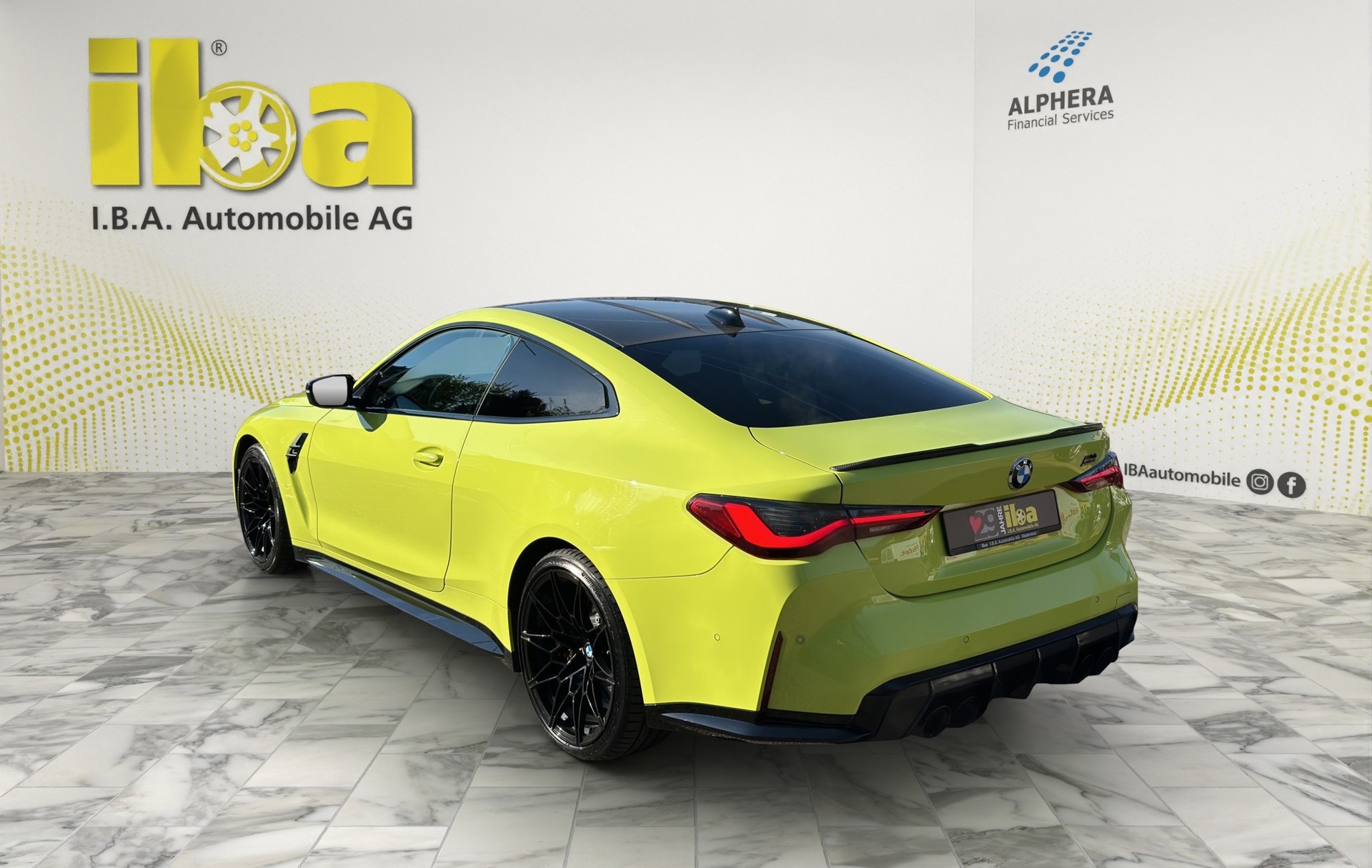 BMW M4 Coupé Competition (CH) INDIVIDUAL M Race Track Paket Carbon-image-2