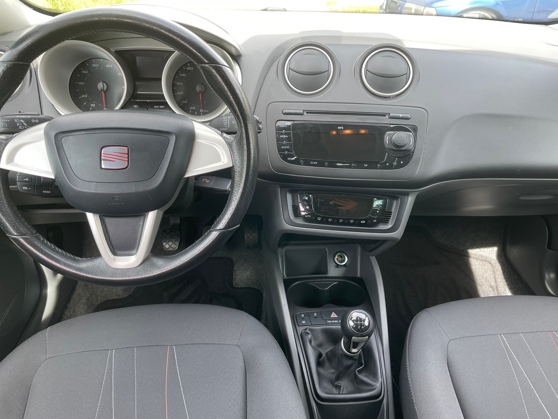 SEAT Ibiza 1.2 TSI Sport-image-10
