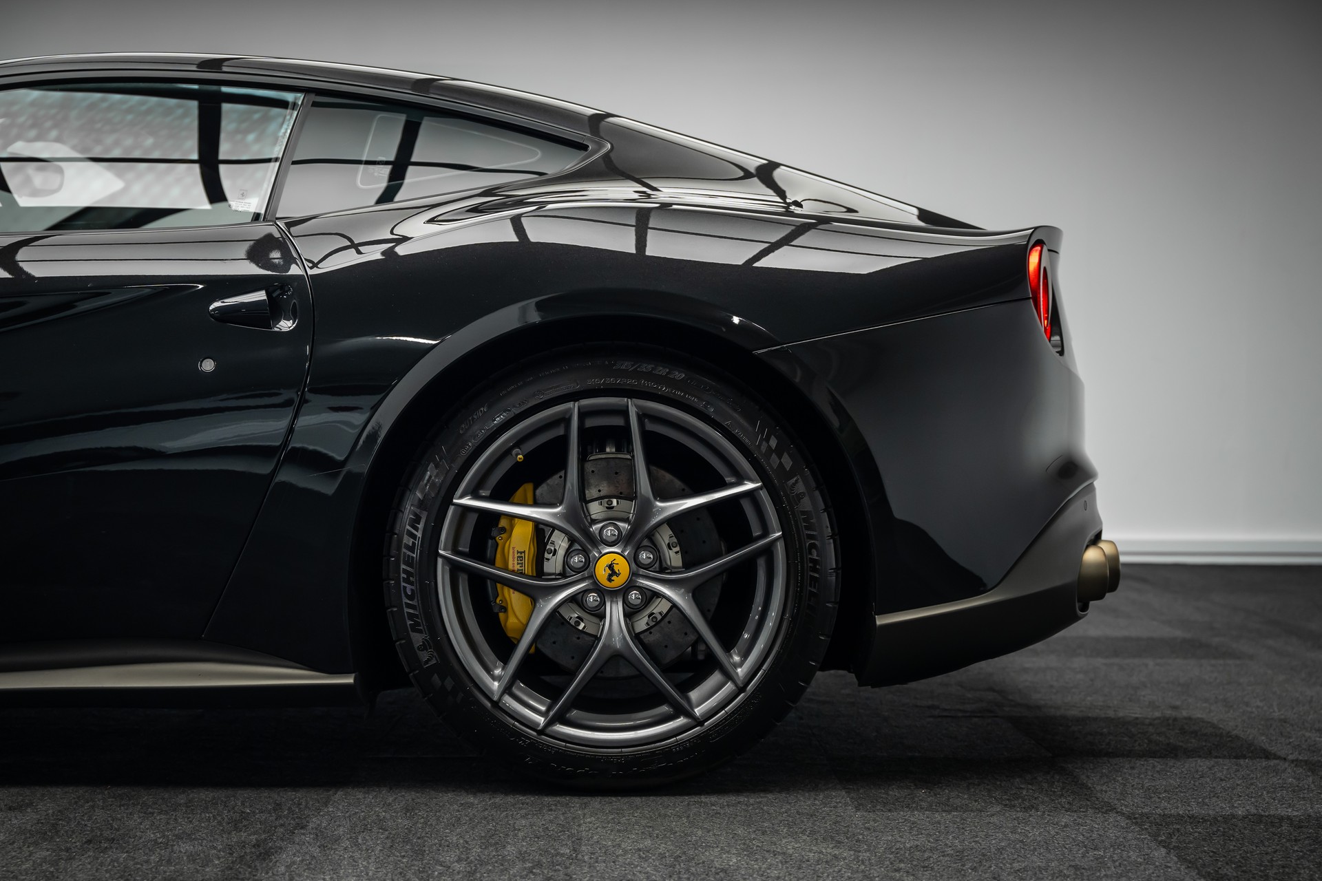 FERRARI * F12 * FULL CARBON INNEN * FRISCH AB FERRARI SERVICE * LEASING AB 1333.- *-image-2
