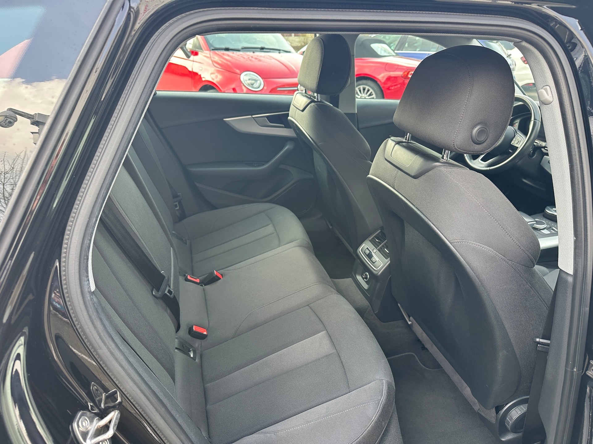 AUDI A4 Avant 2.0 TFSI Sport S-tronic-image-14