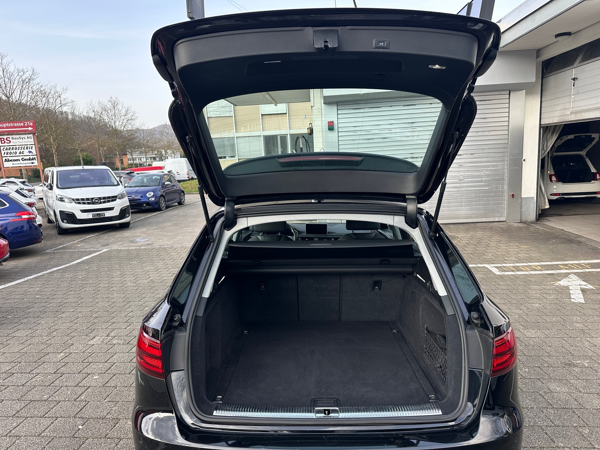 AUDI A4 Avant 2.0 TFSI Sport S-tronic-image-16