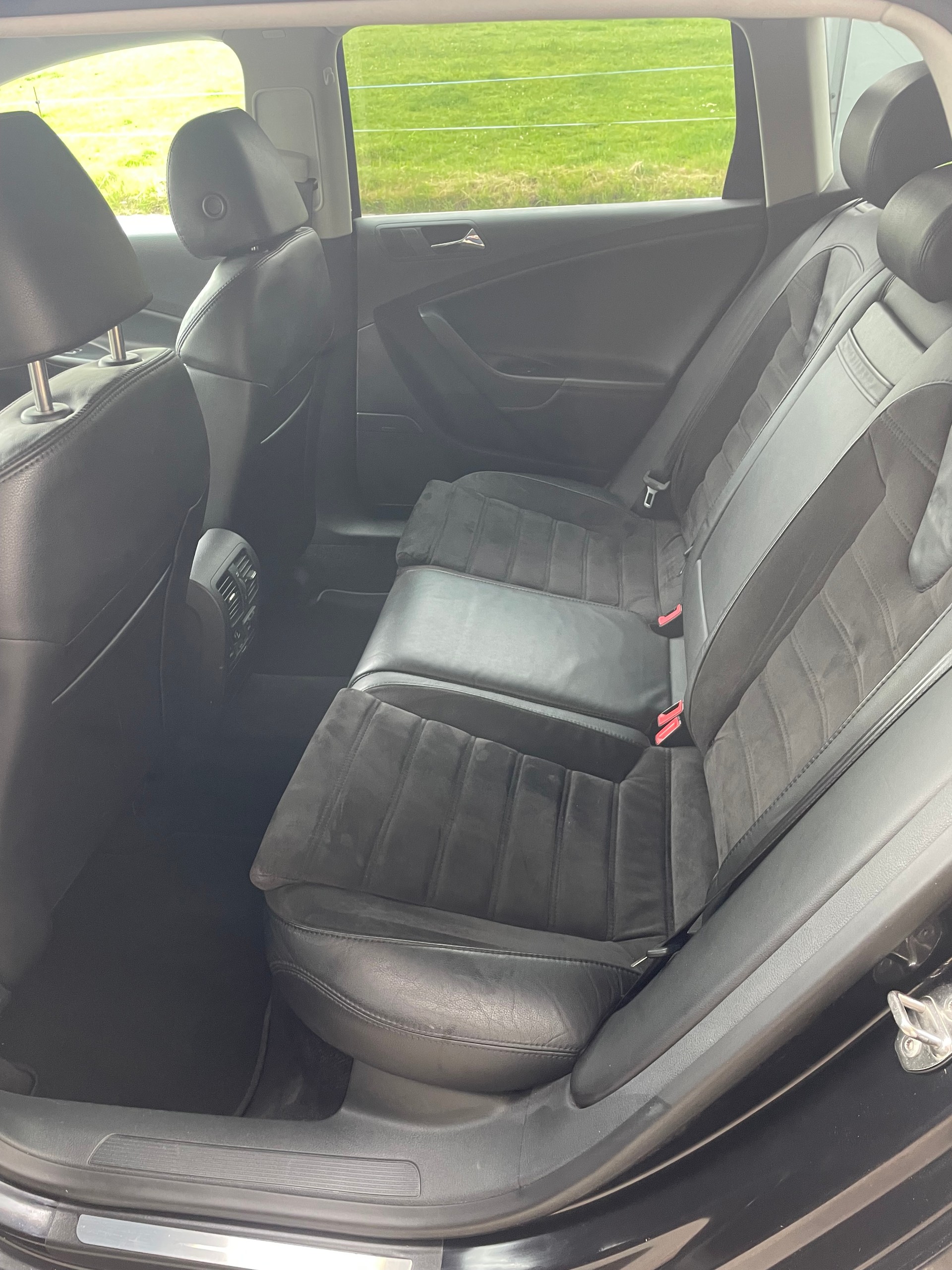 VW Passat Variant R36 4Motion-image-4