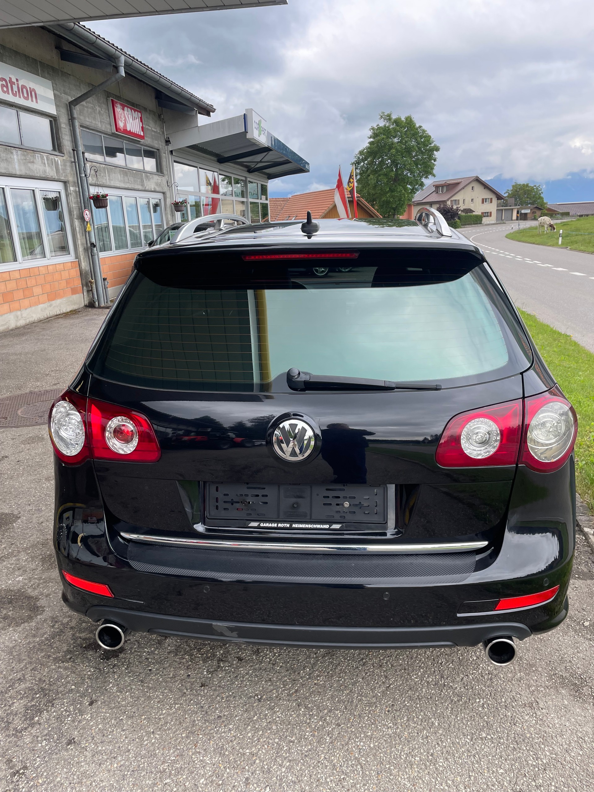 VW Passat Variant R36 4Motion-image-2