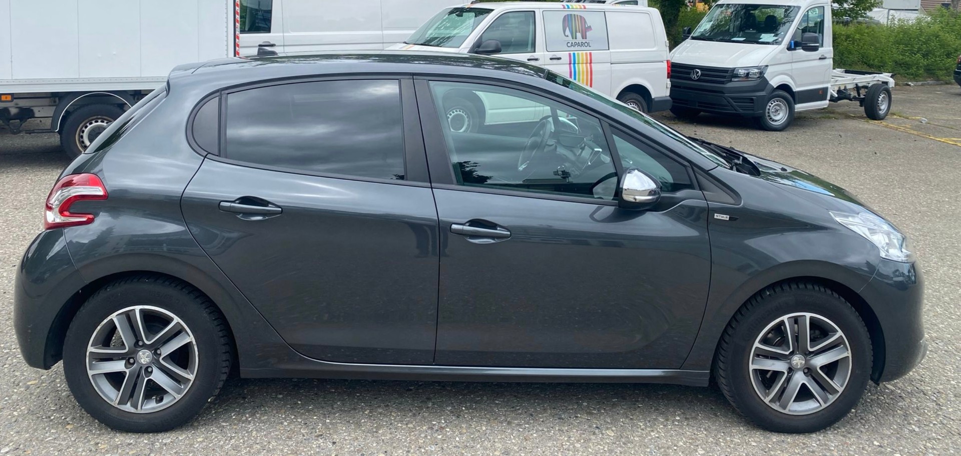 PEUGEOT 208 1.2 VTI Active-image-5