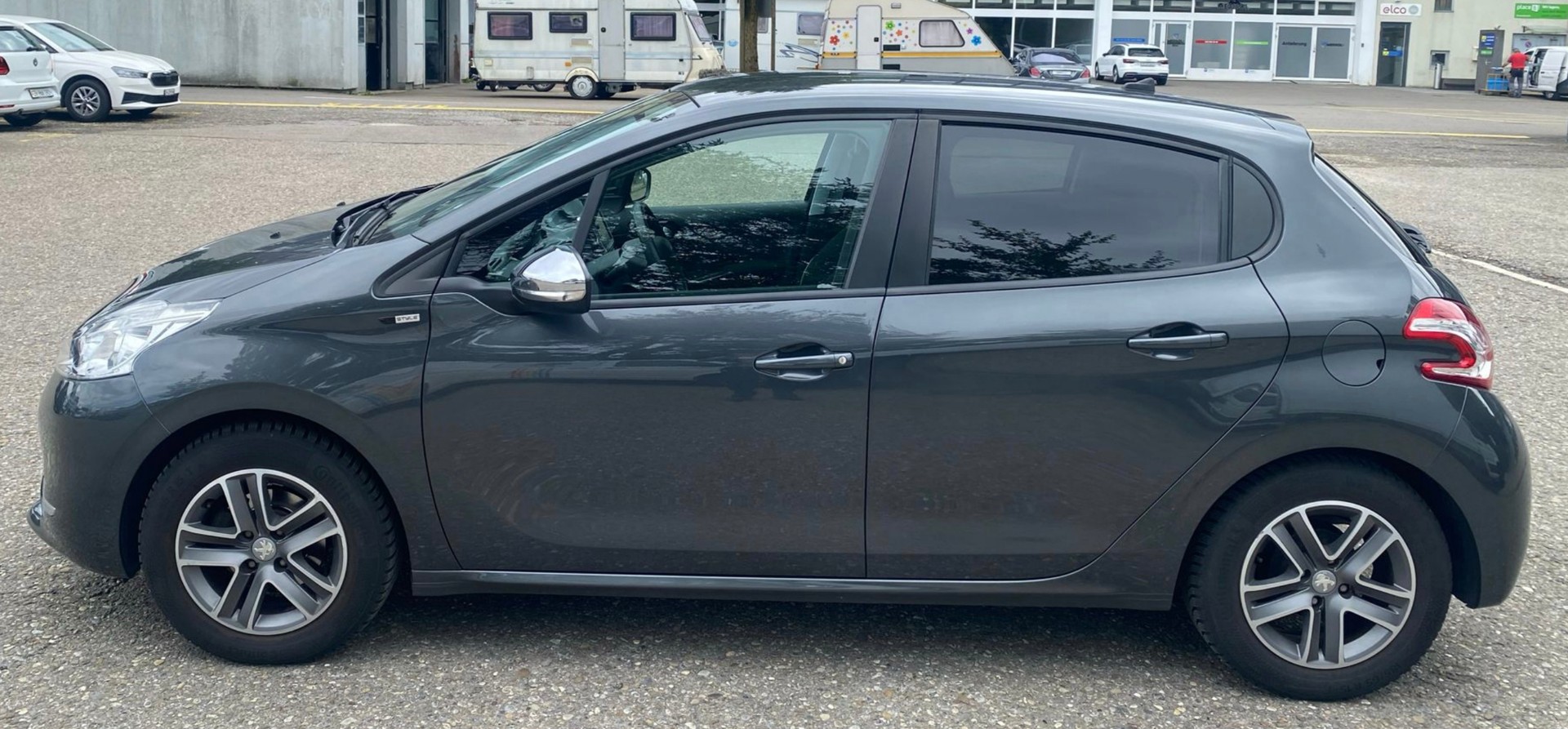 PEUGEOT 208 1.2 VTI Active-image-6