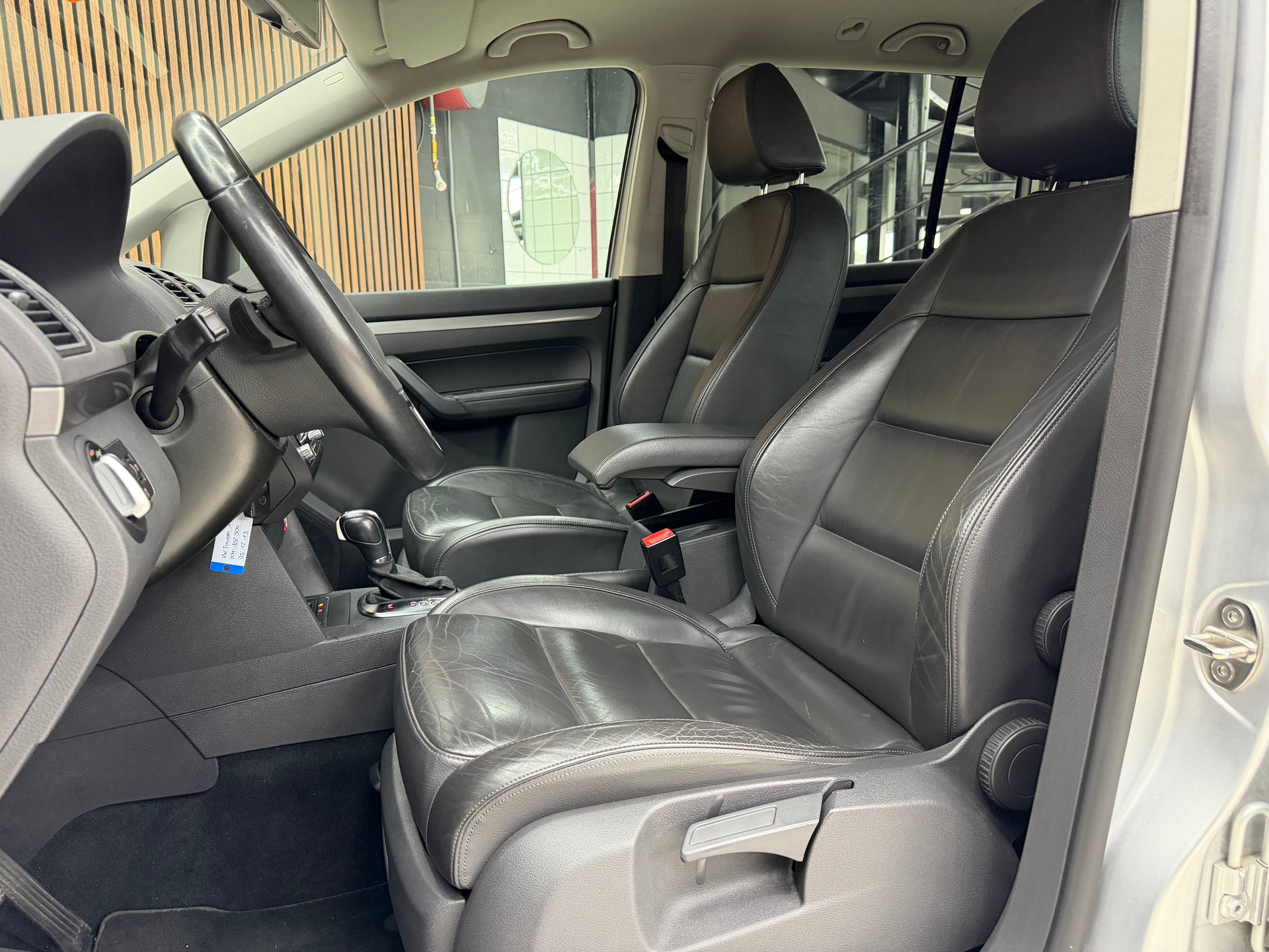 VW Touran 1.4 TSI EcoFuel Team DSG-image-10