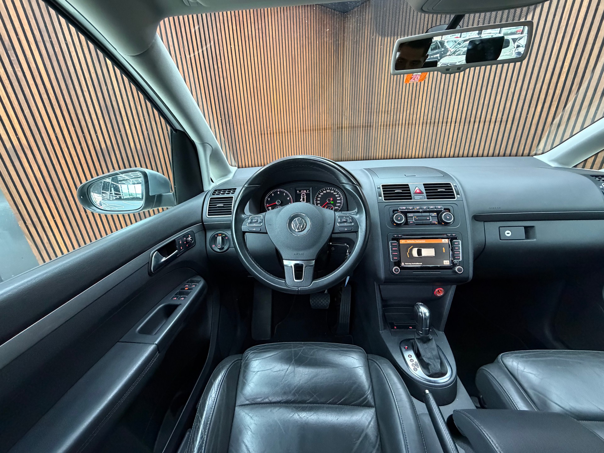 VW Touran 1.4 TSI EcoFuel Team DSG-image-12