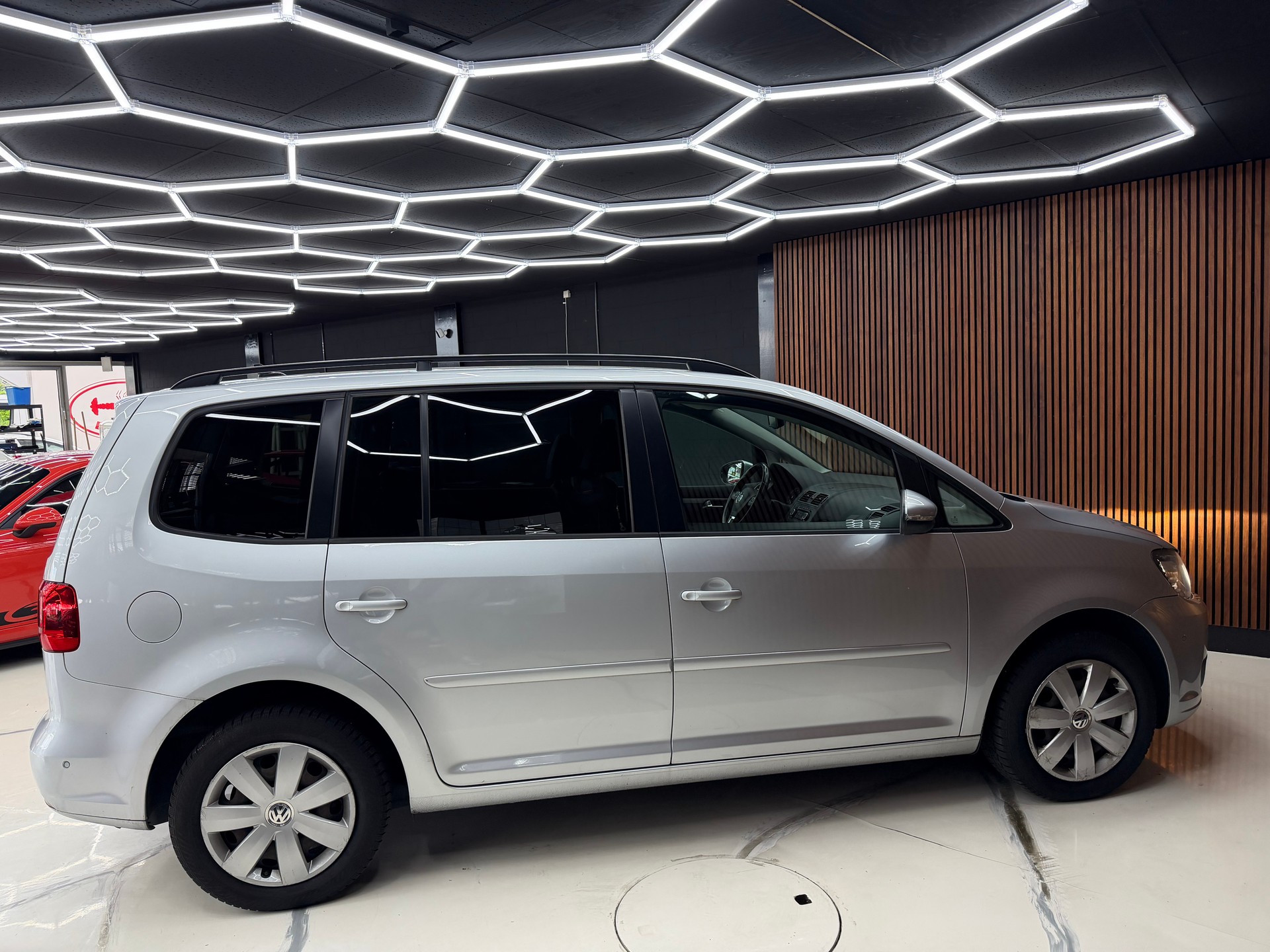 VW Touran 1.4 TSI EcoFuel Team DSG-image-5