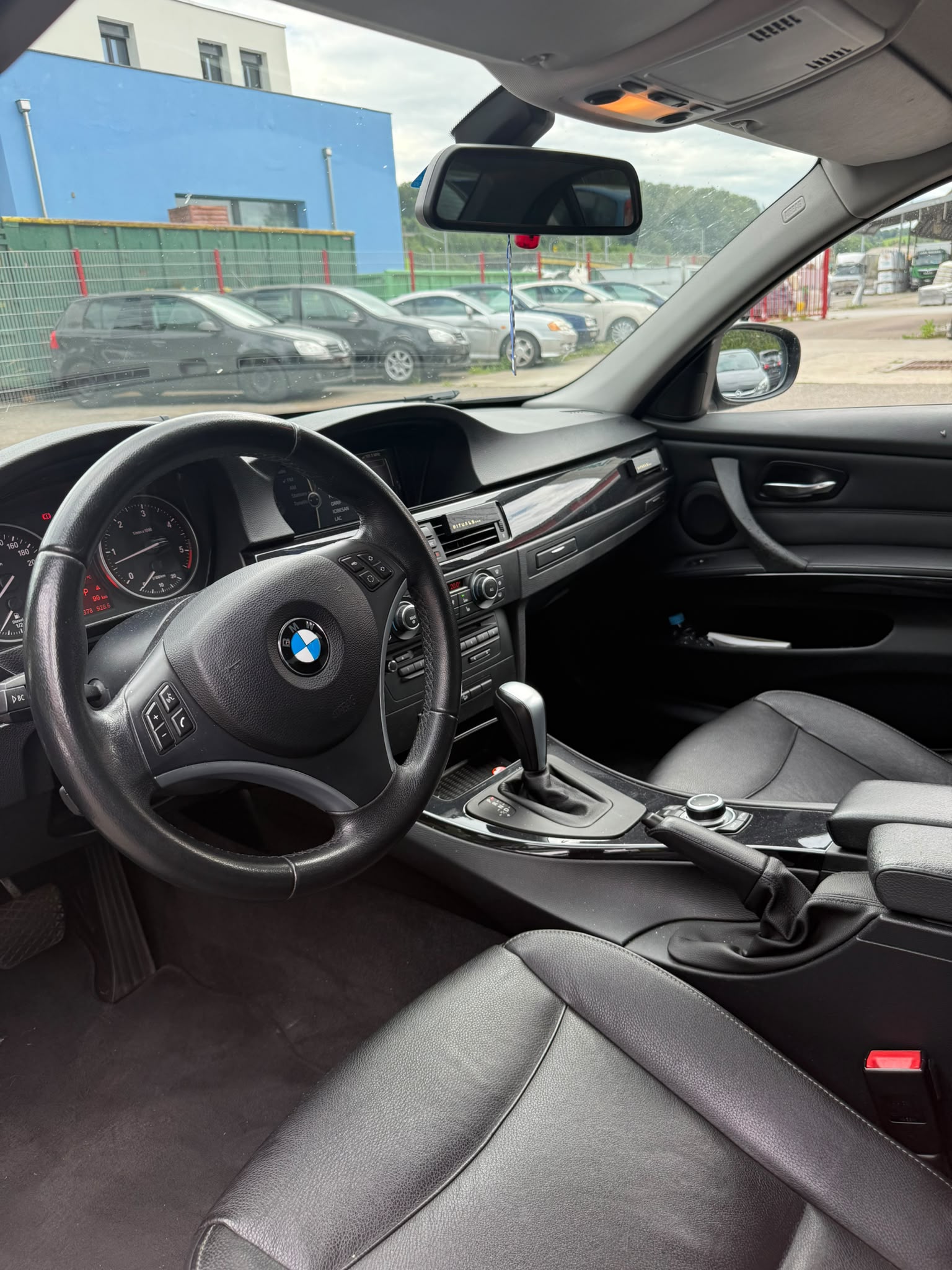 BMW 330d xDrive Steptronic-image-1