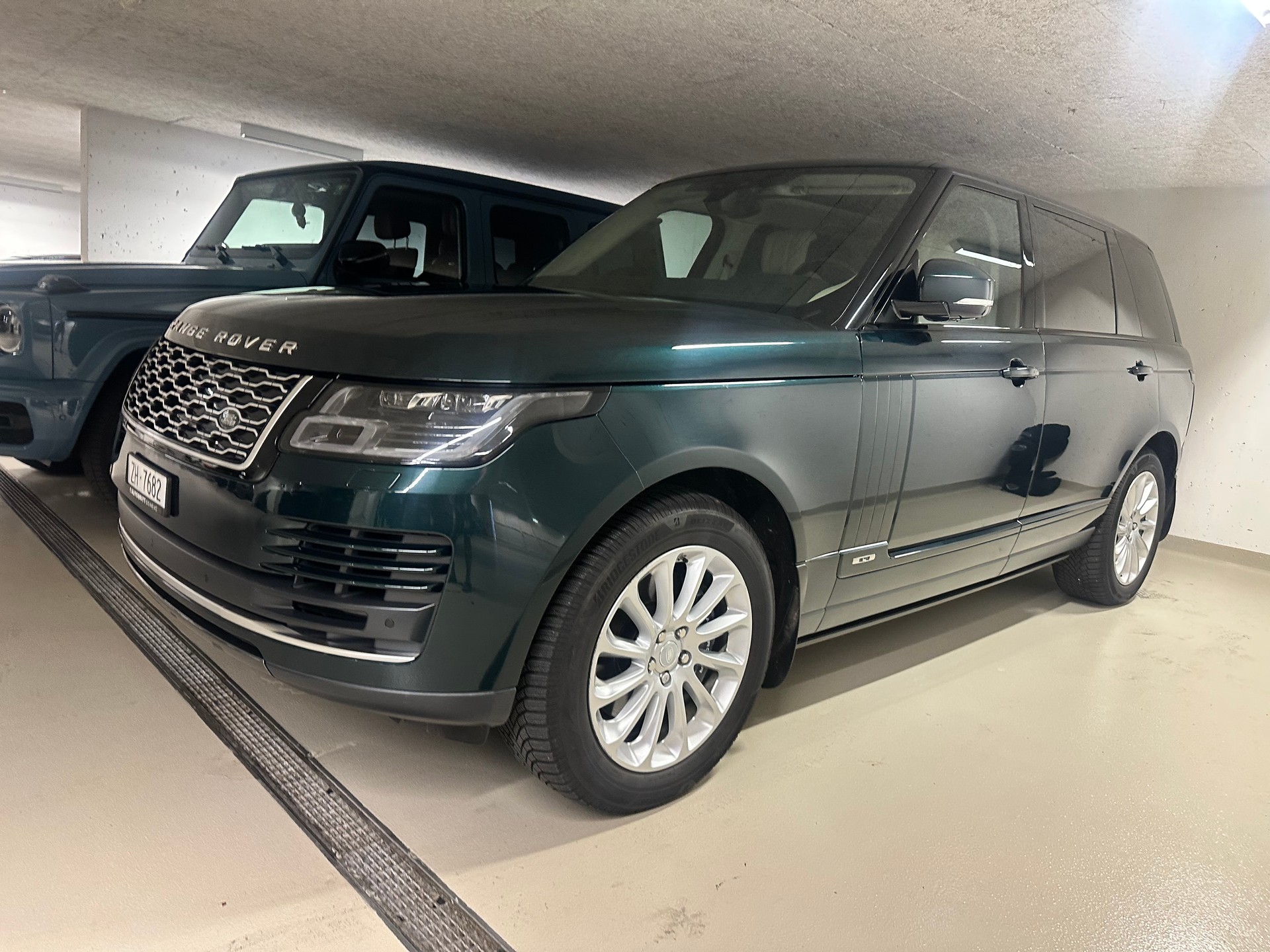 LAND ROVER LWB long version - Flag Car-image-0