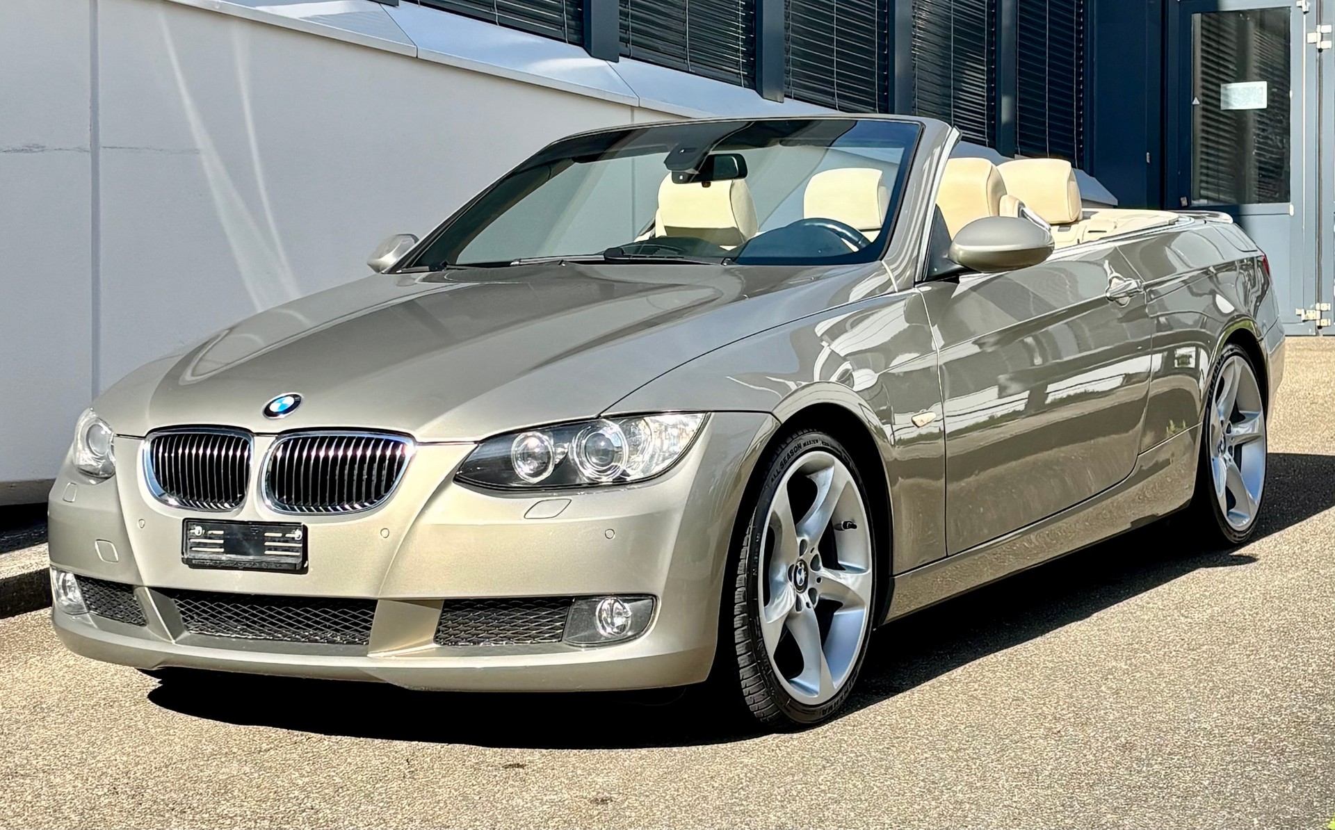 BMW 325i Cabriolet Steptronic-image-3