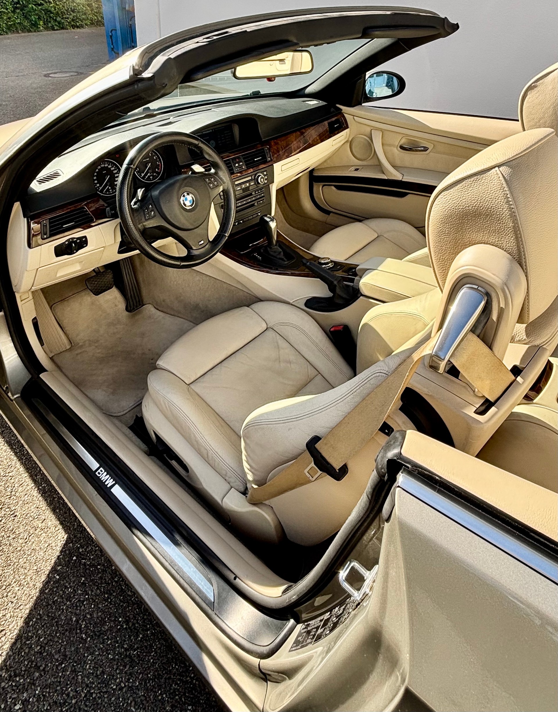 BMW 325i Cabriolet Steptronic-image-11