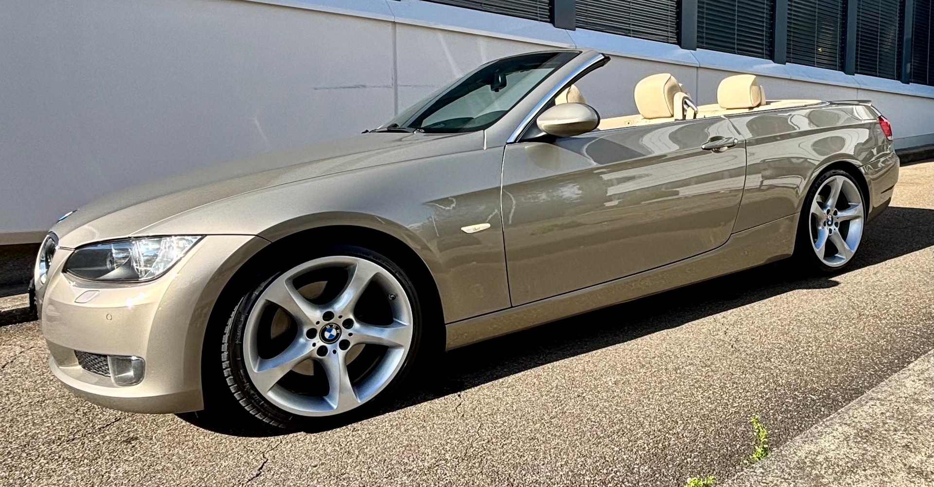 BMW 325i Cabriolet Steptronic-image-4