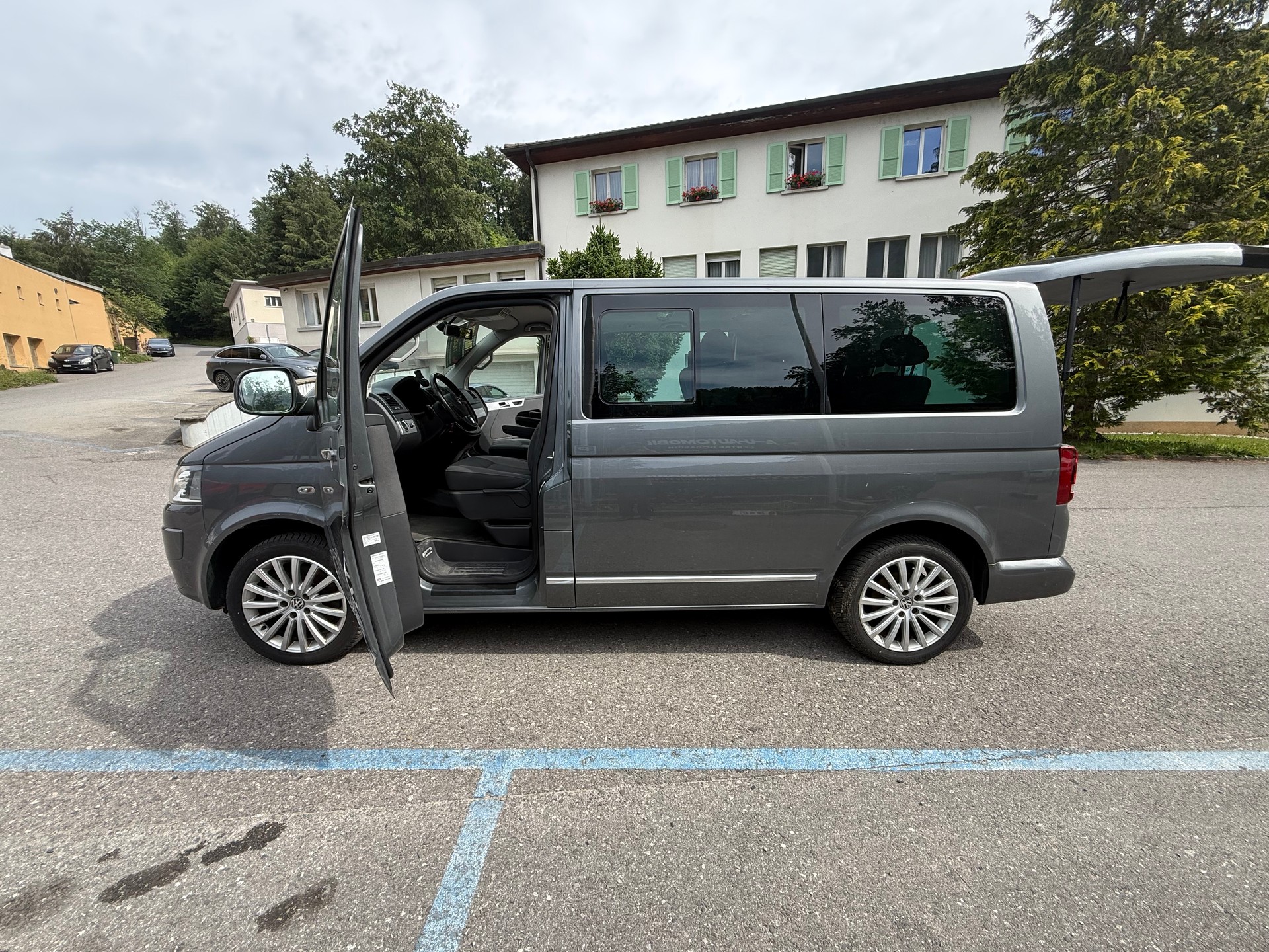 VW T5 Multivan 2.0 Bi-TDI CR Comfortline Life DSG-image-14