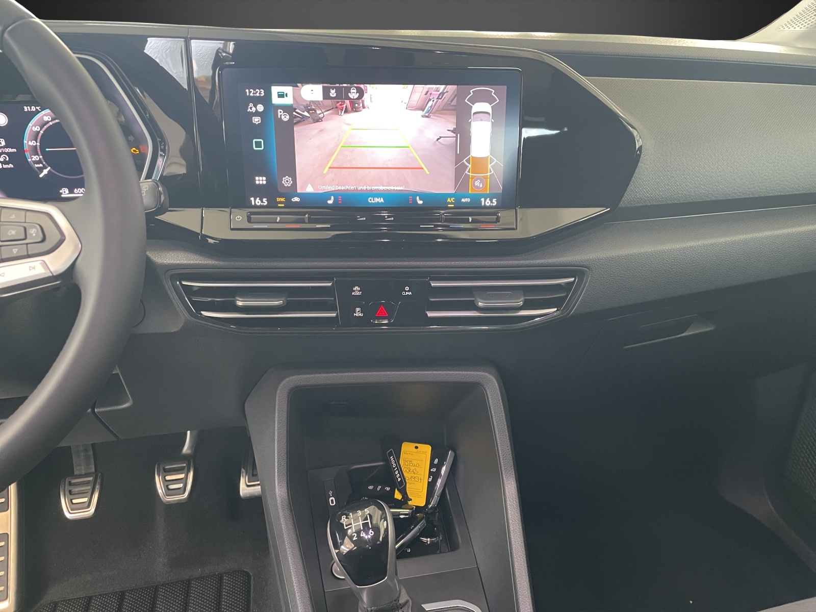 VW Caddy 2.0 TDI 4Motion Style-image-11