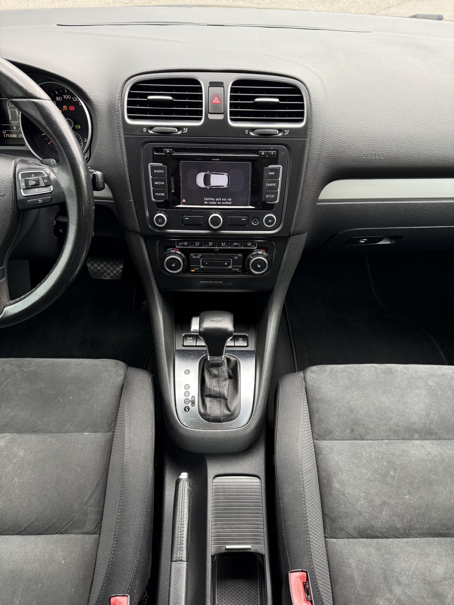 VW Golf 1.4 TSI Highline DSG-image-12