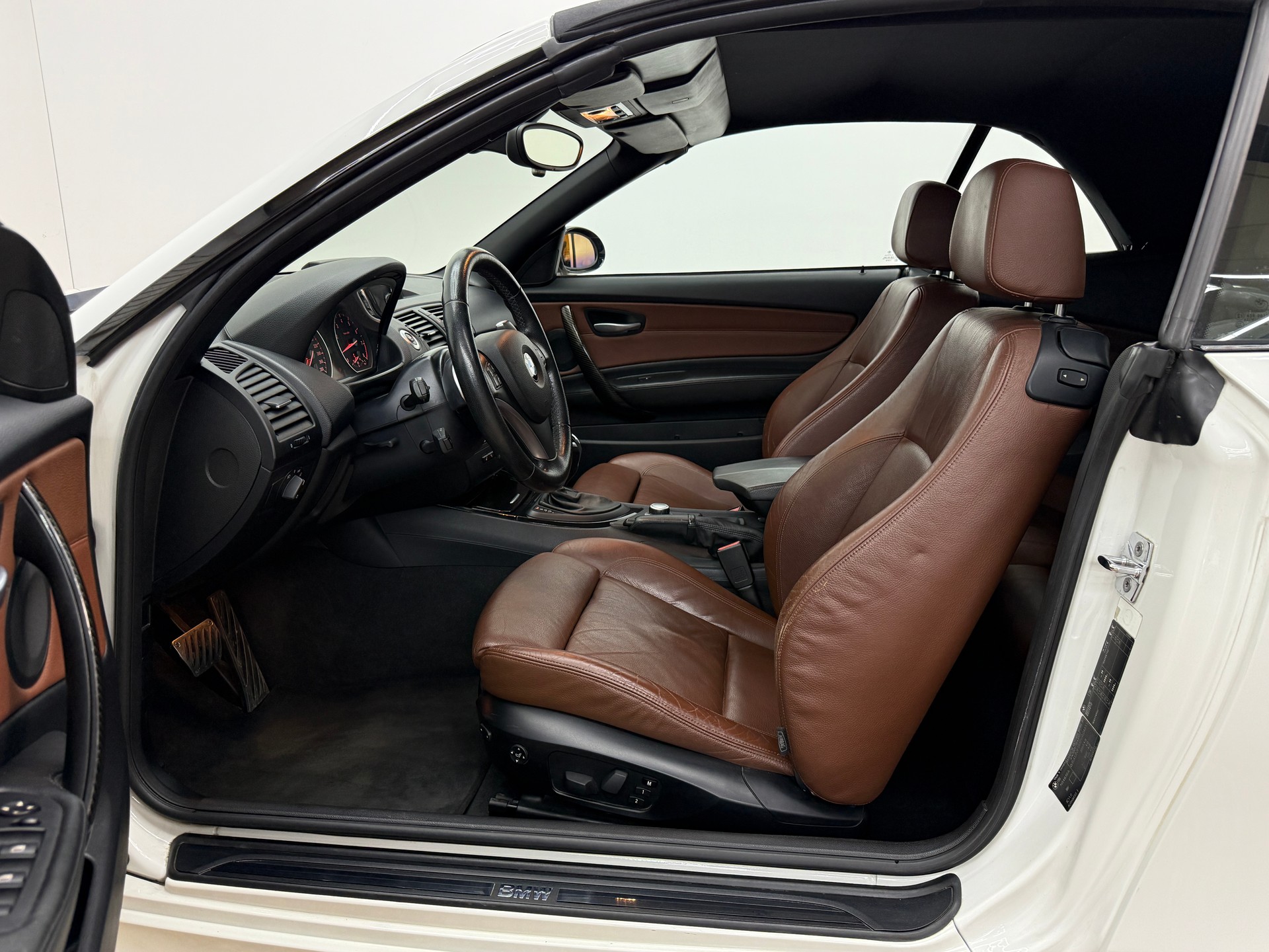 BMW 135i Cabrio Steptronic-image-19