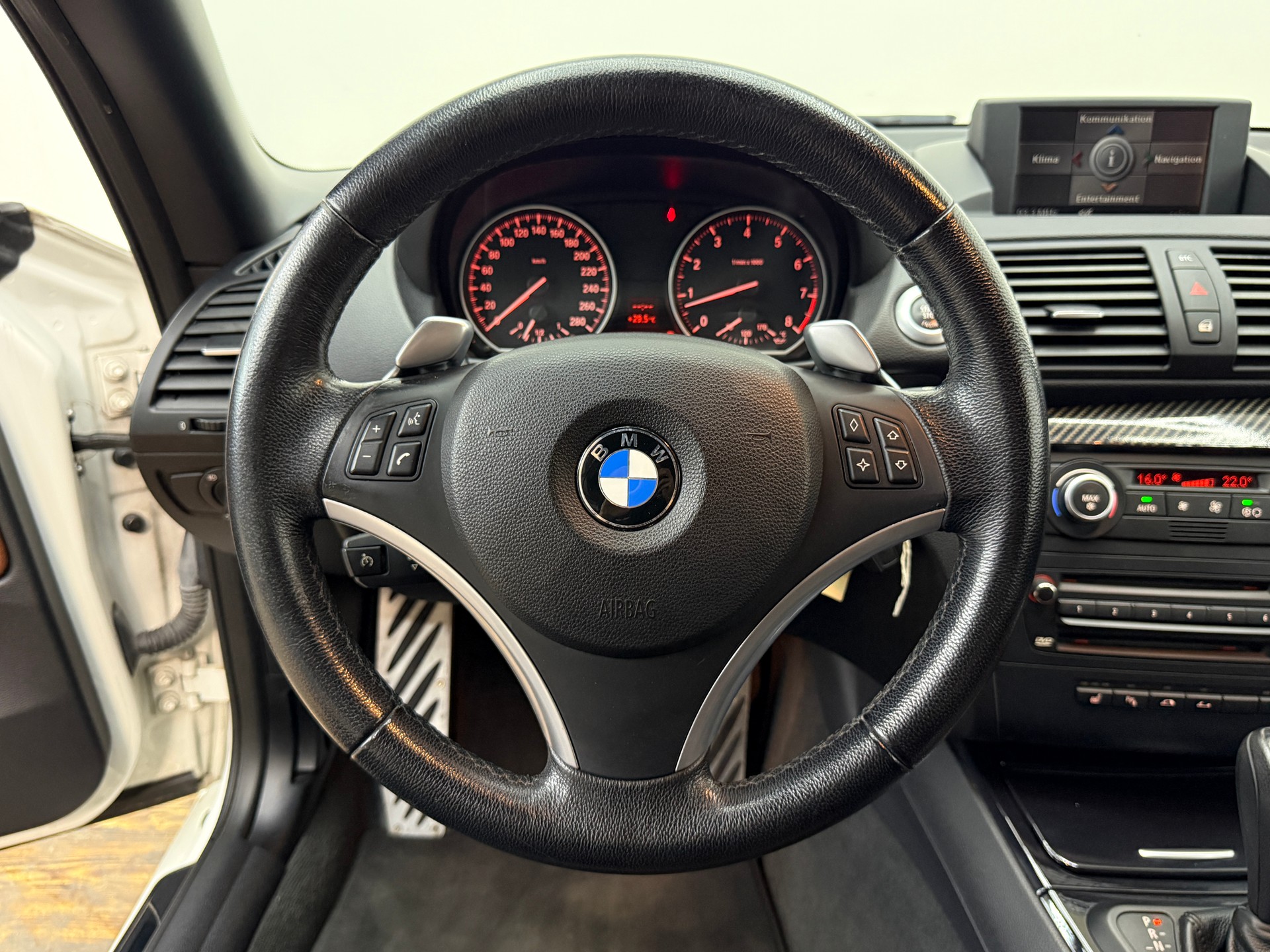 BMW 135i Cabrio Steptronic-image-26
