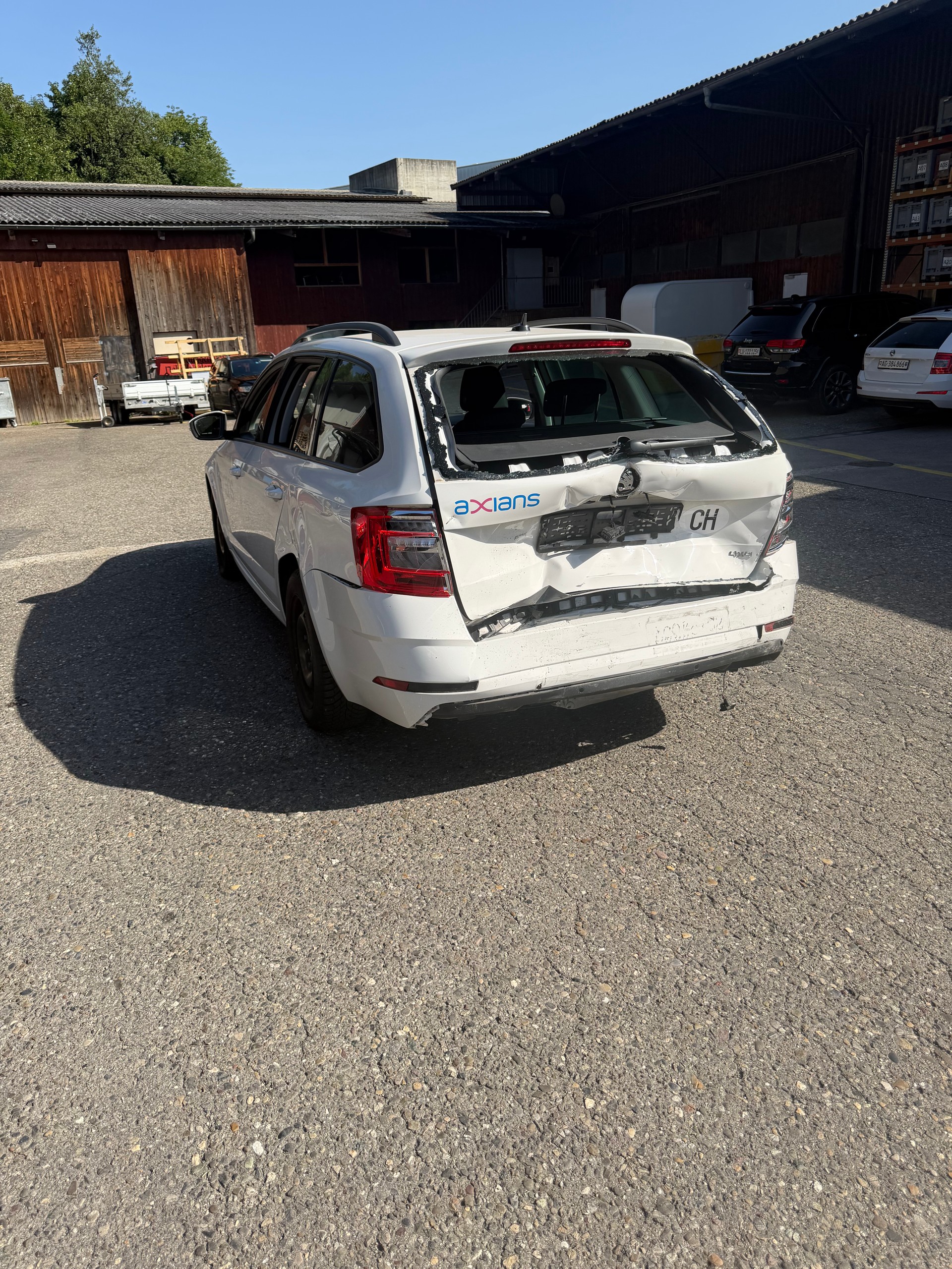 SKODA Octavia Combi 1.6 TDI Ambition 4x4-image-3